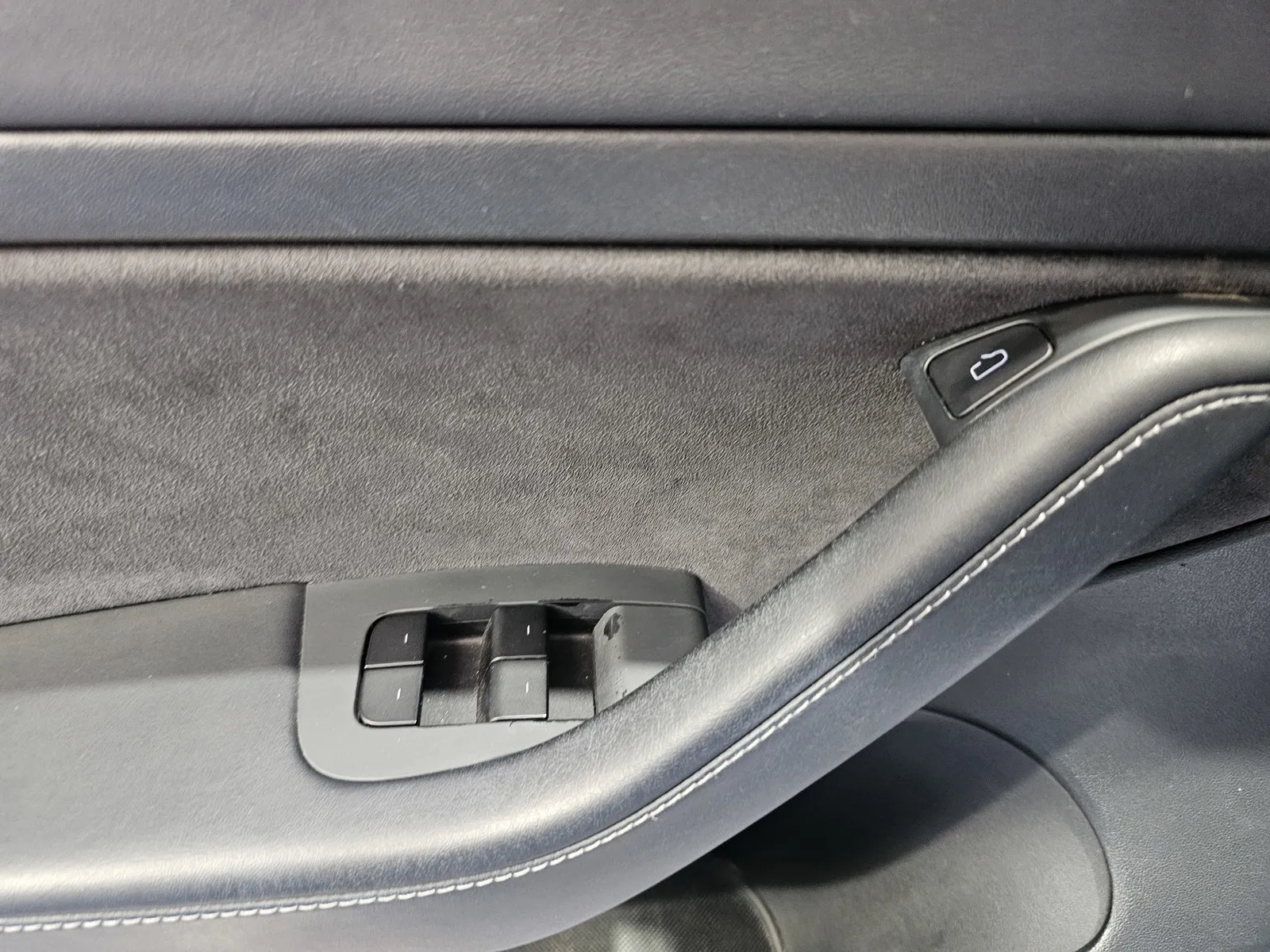 Tesla Model 3 photo 13