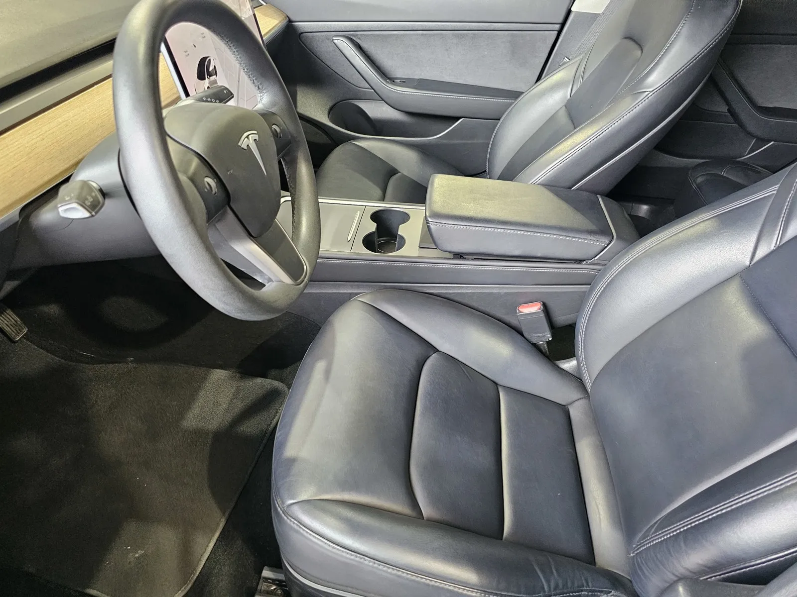 Tesla Model 3 photo 14
