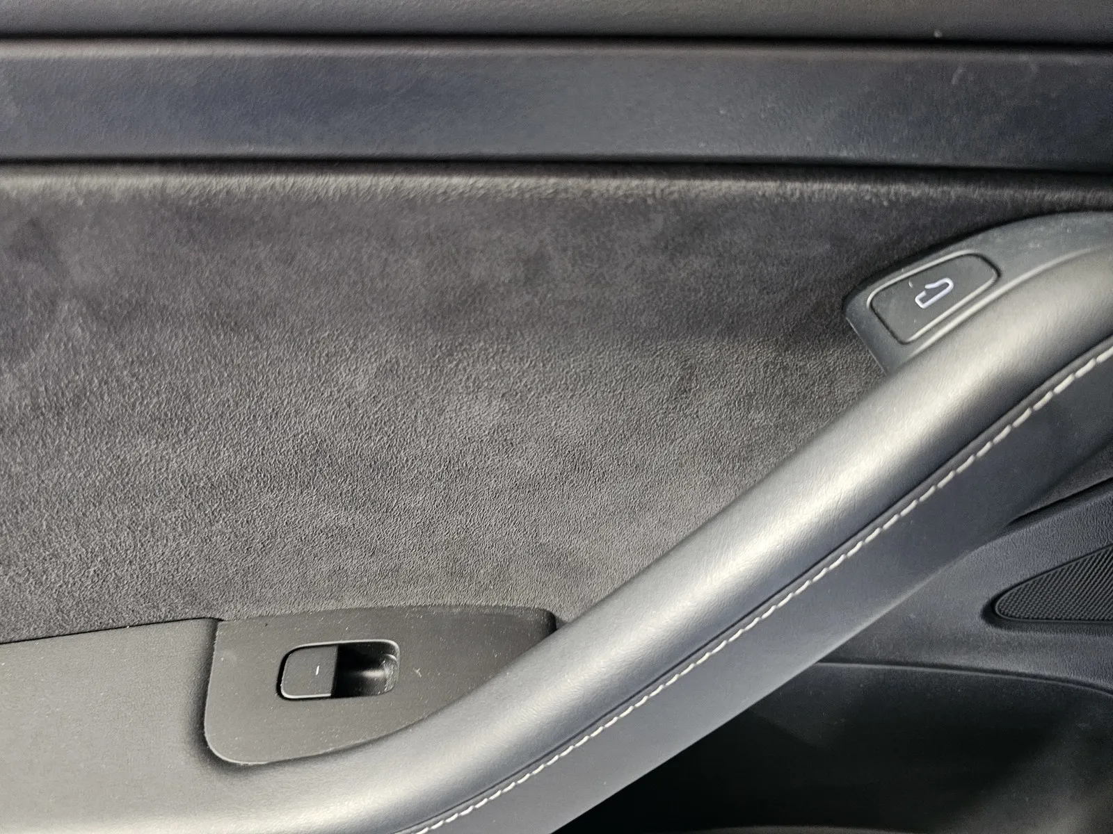 Tesla Model 3 photo 11