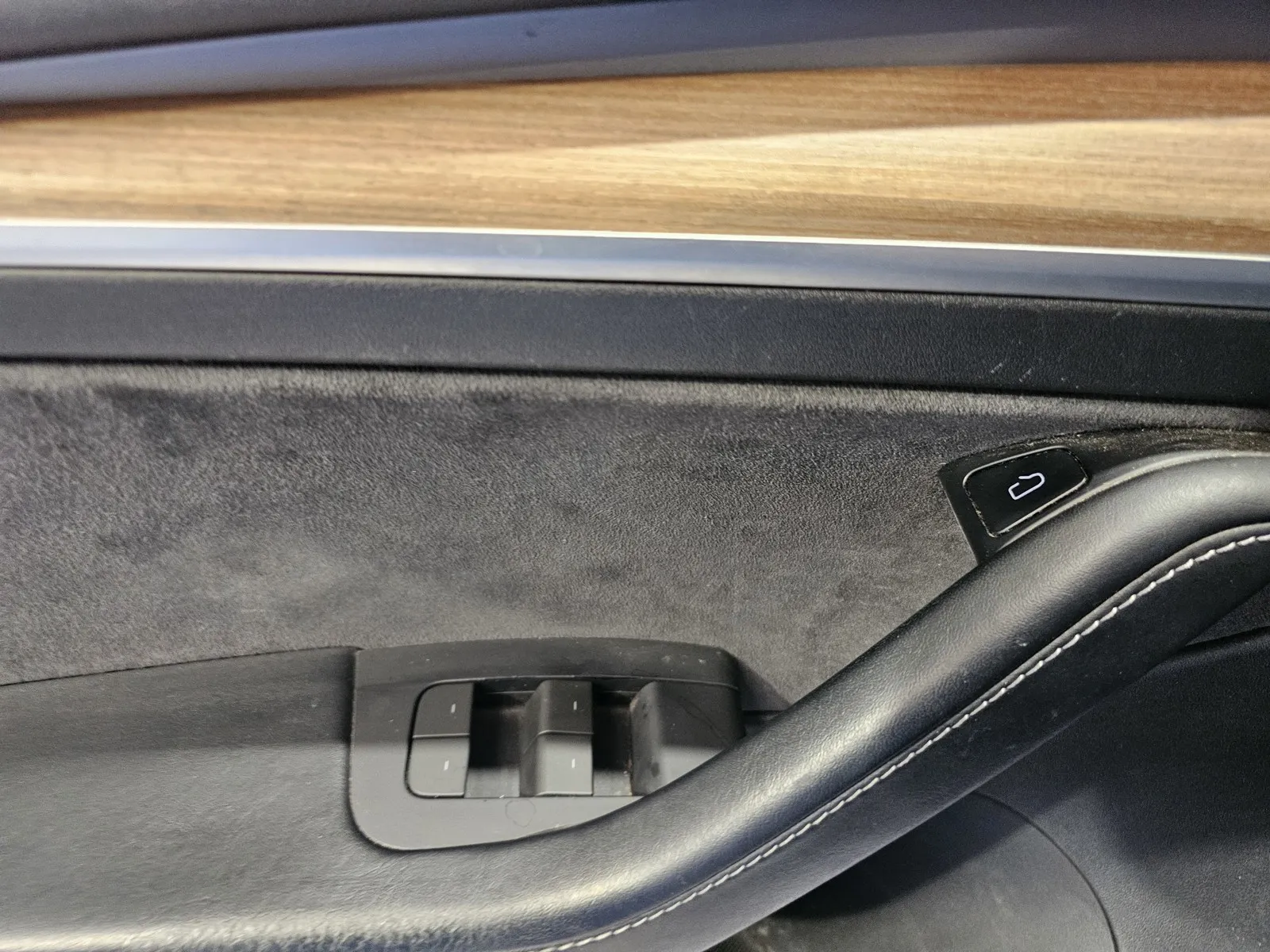 Tesla Model 3 photo 13