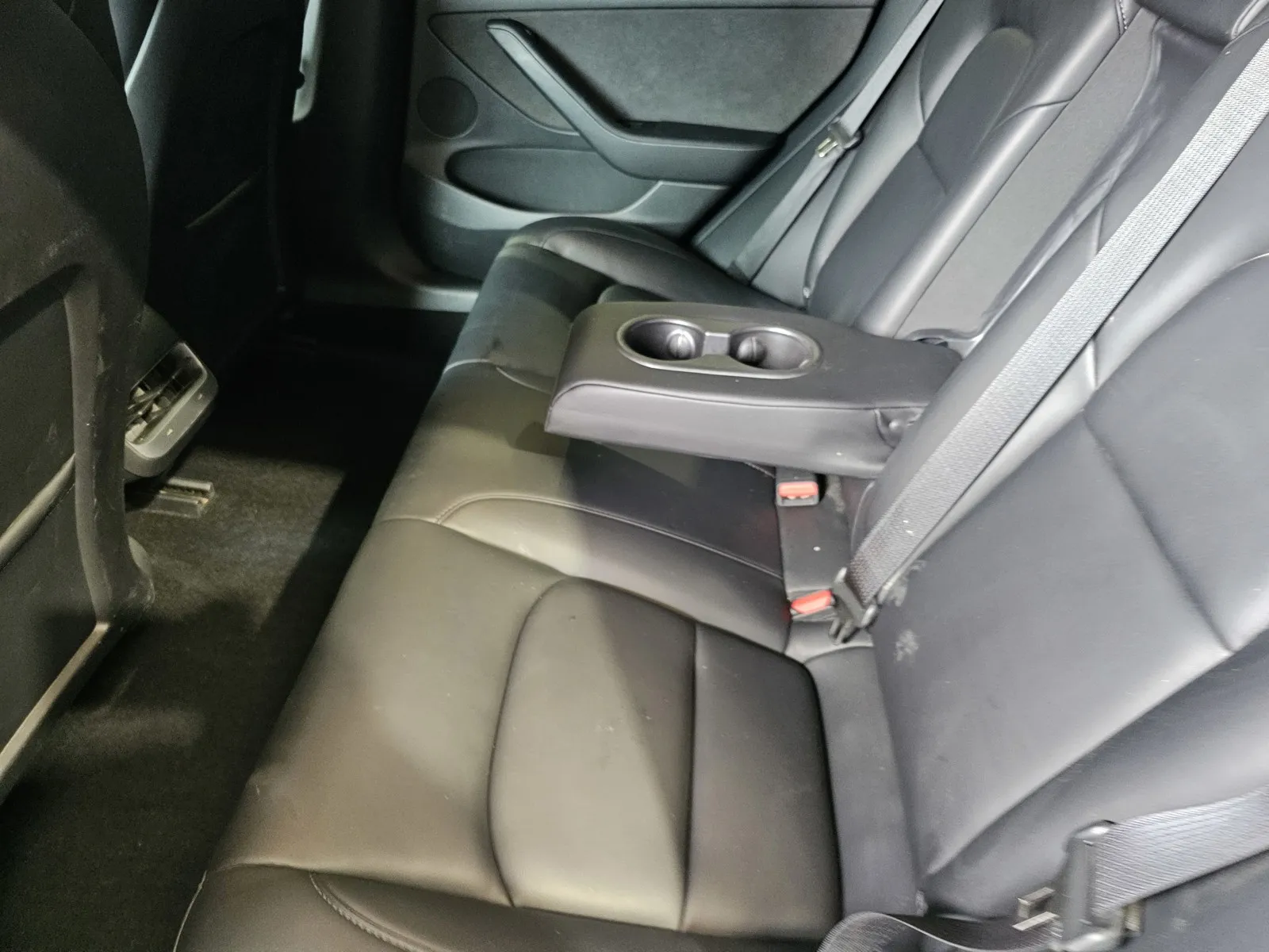 Tesla Model 3 photo 12