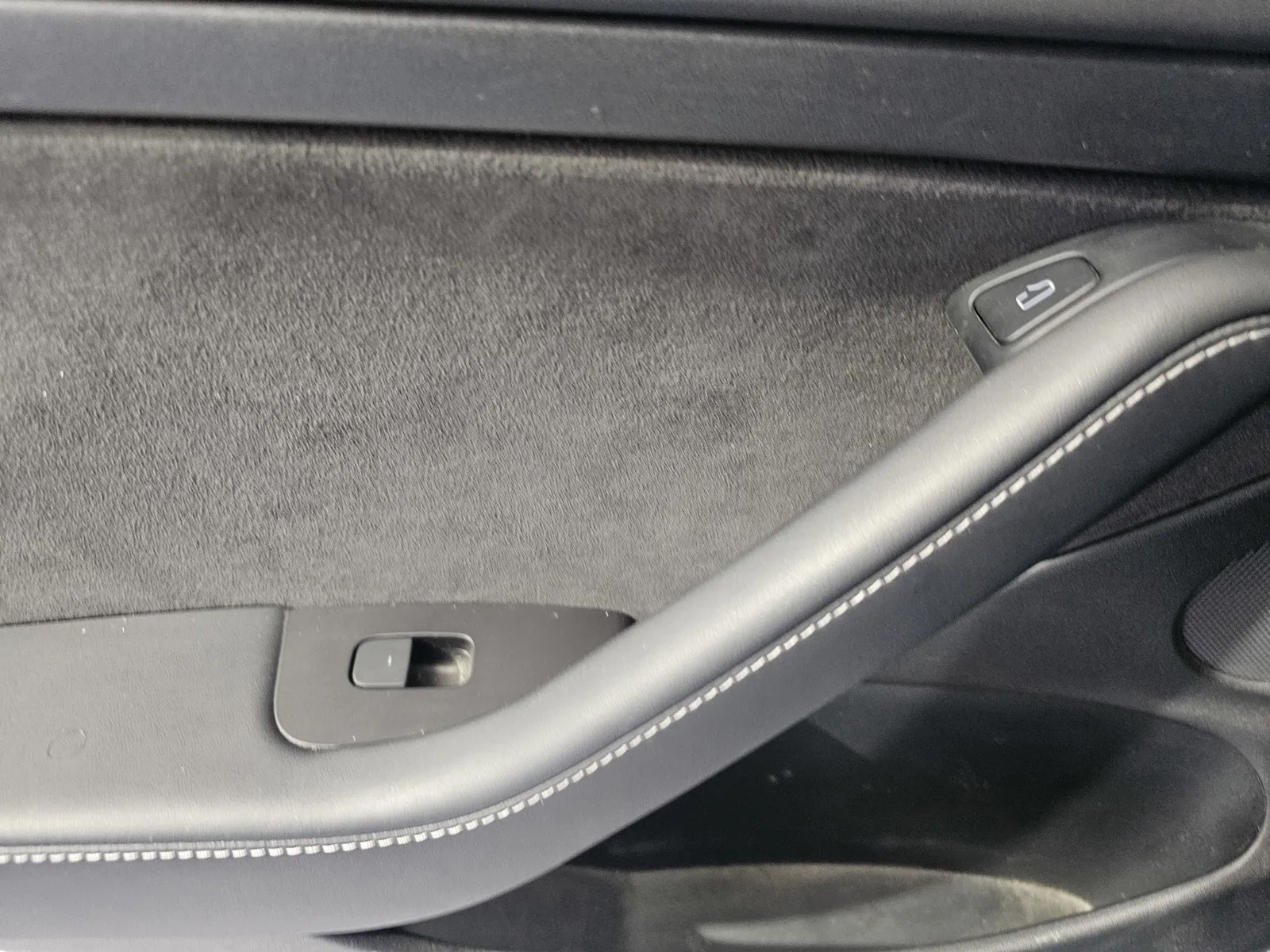 Tesla Model 3 photo 11