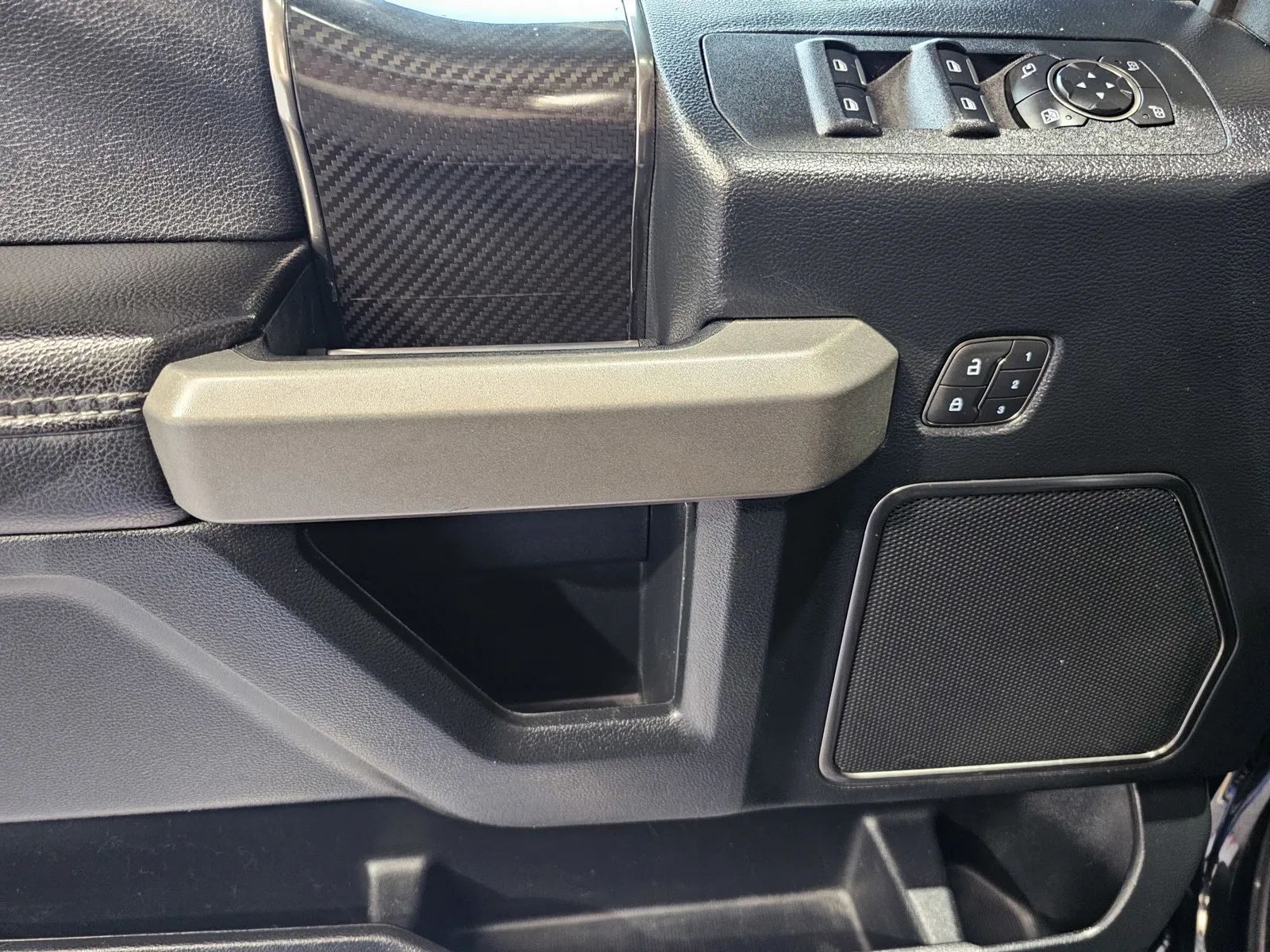 Ford F-150 photo 13