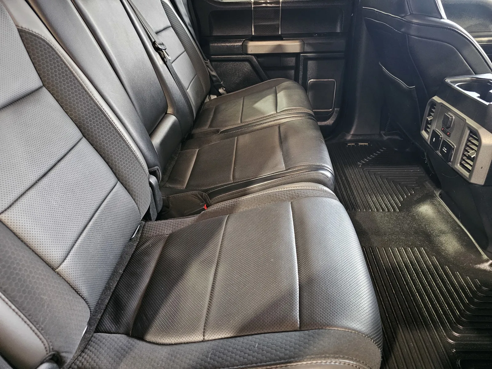 Ford F-150 photo 9