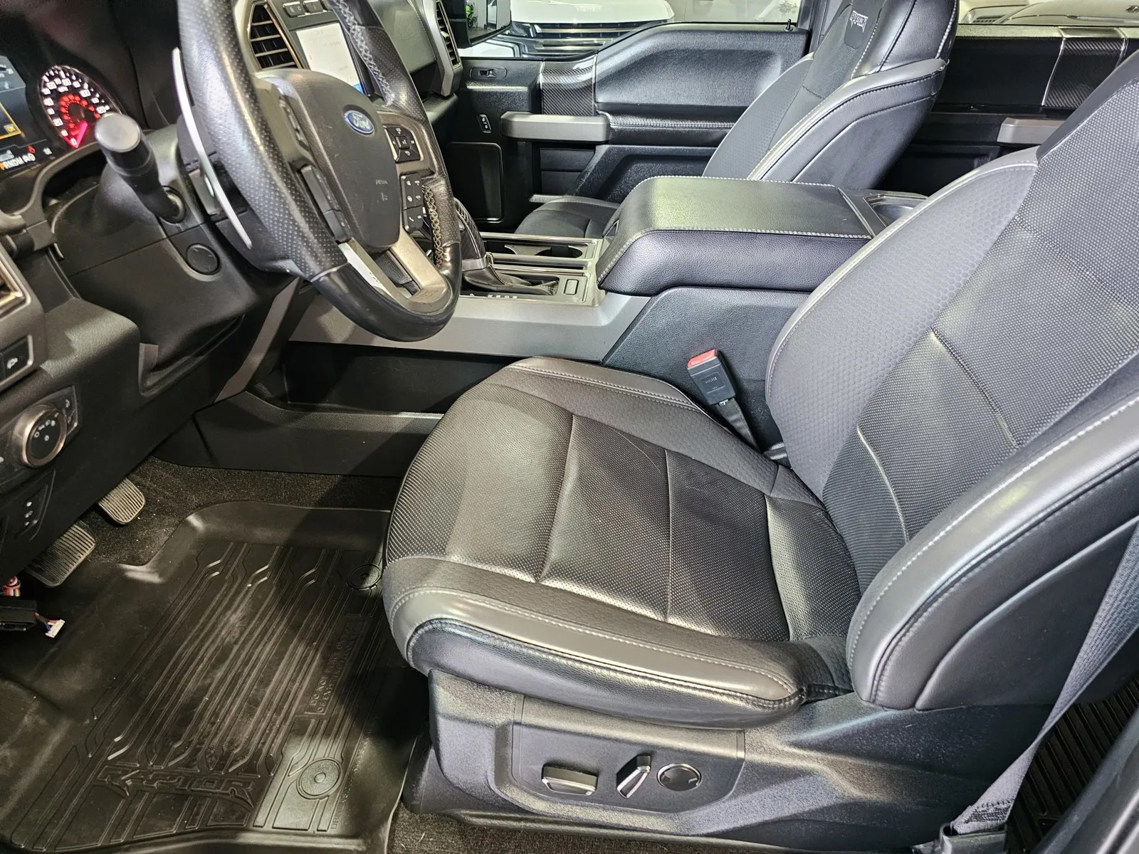 Ford F-150 photo 14