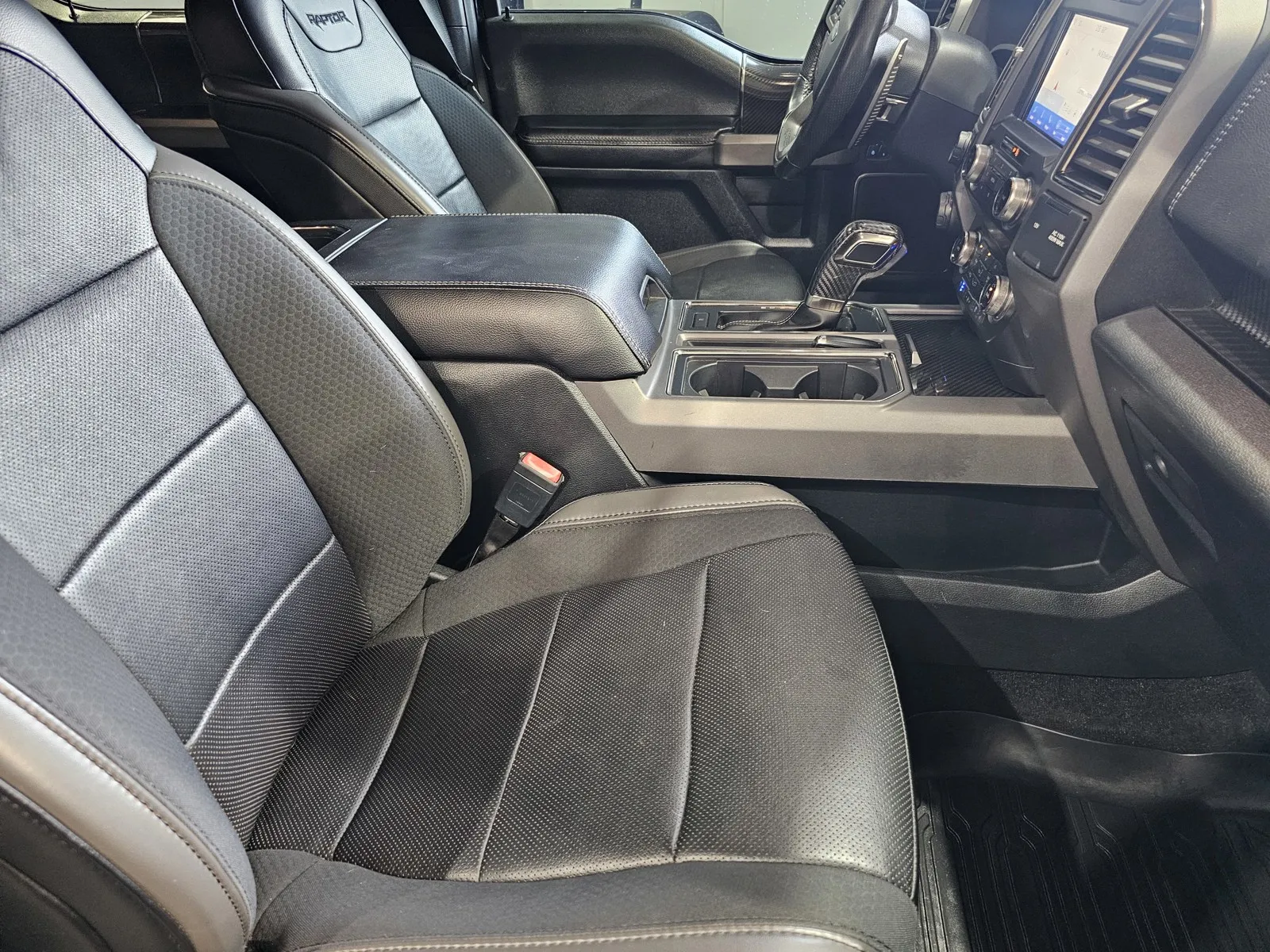Ford F-150 photo 7