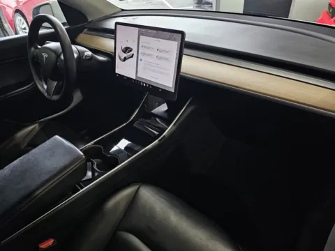 More photos of 2021 Tesla Model Y Long Range at Premium Autos - Norco, CA