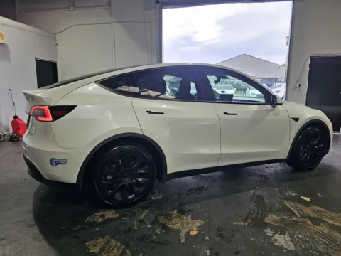 More photos of 2021 Tesla Model Y Long Range at Premium Autos - Norco, CA