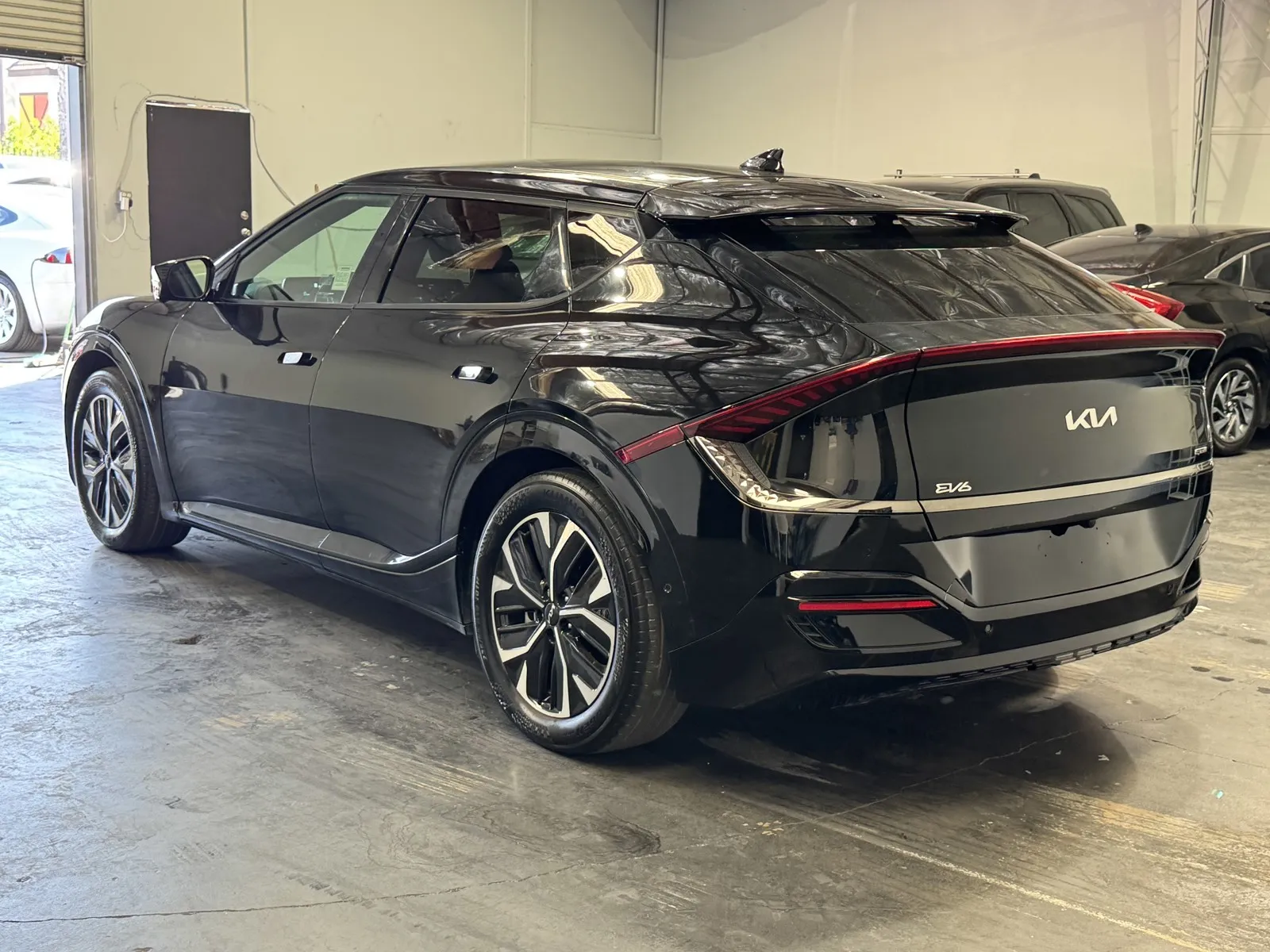 Kia EV6 photo 2