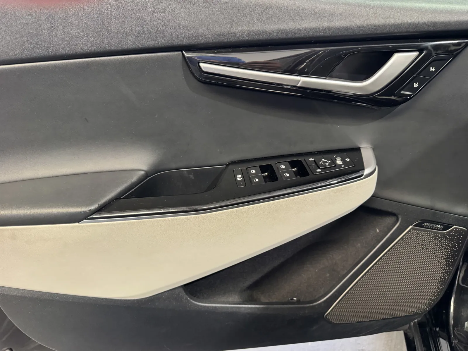 Kia EV6 photo 12