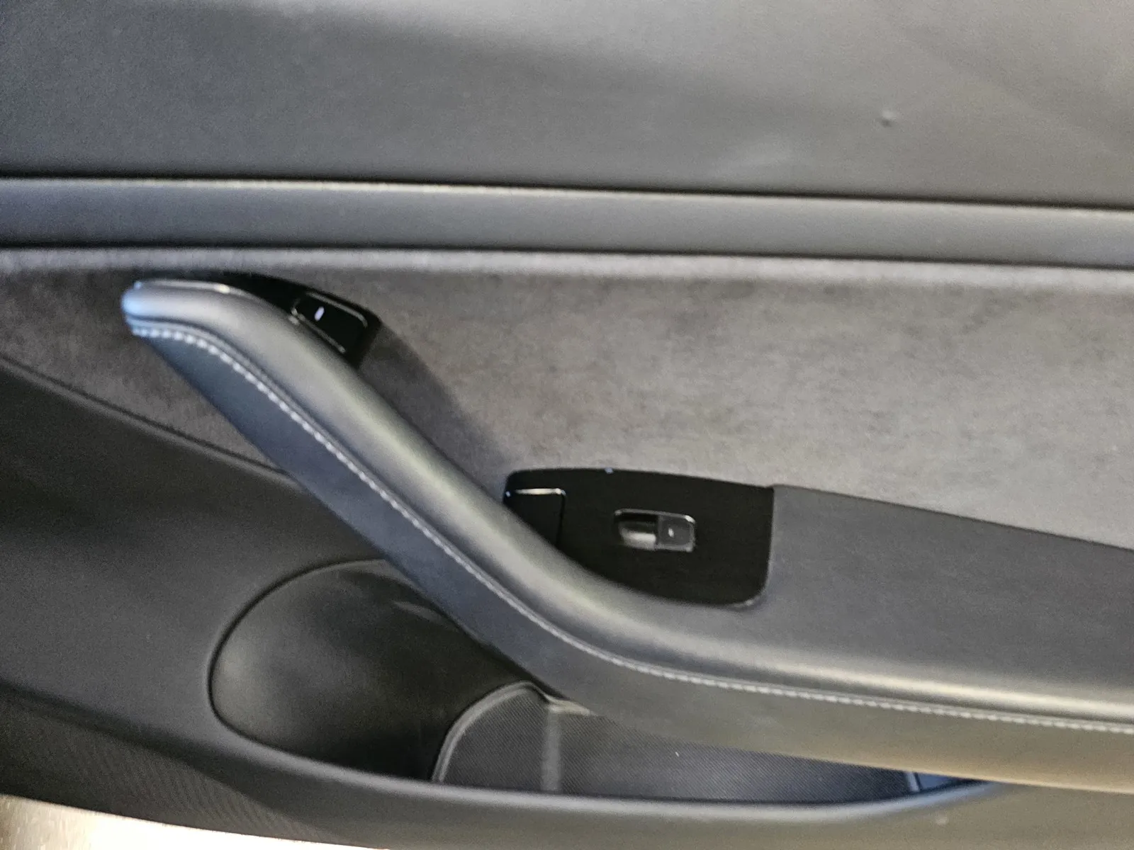 Tesla Model 3 photo 6