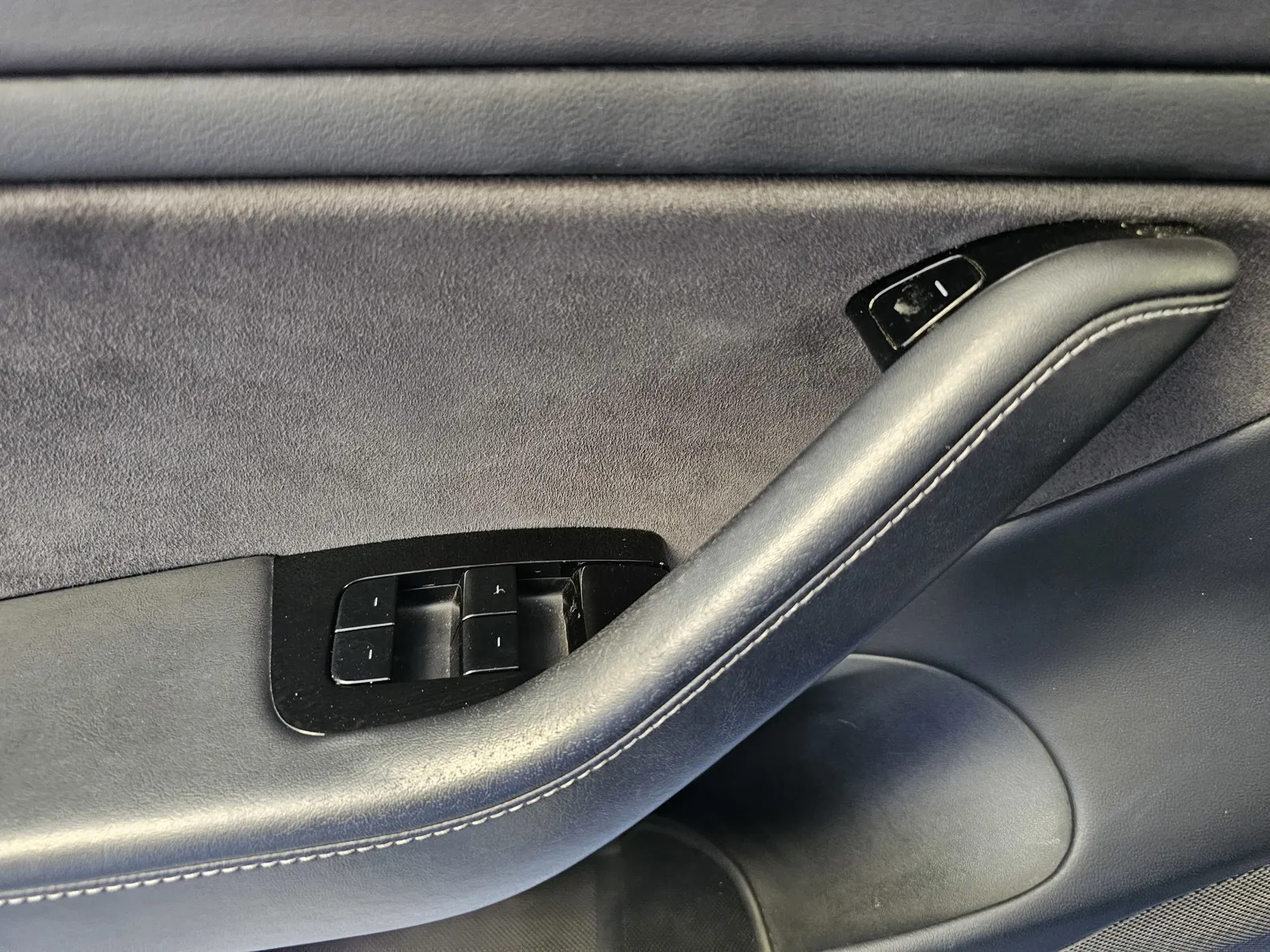Tesla Model 3 photo 13
