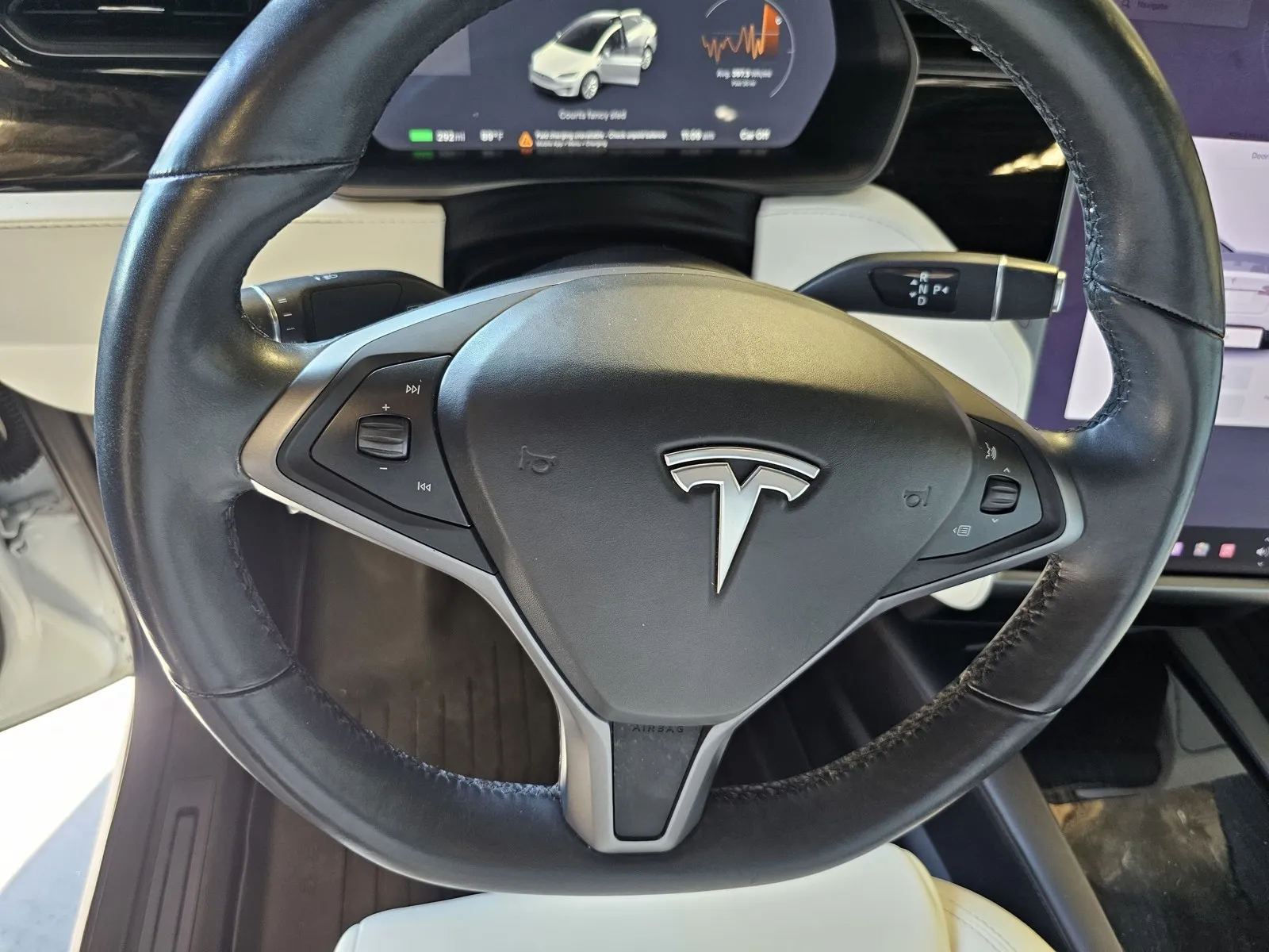 Tesla Model X photo 13
