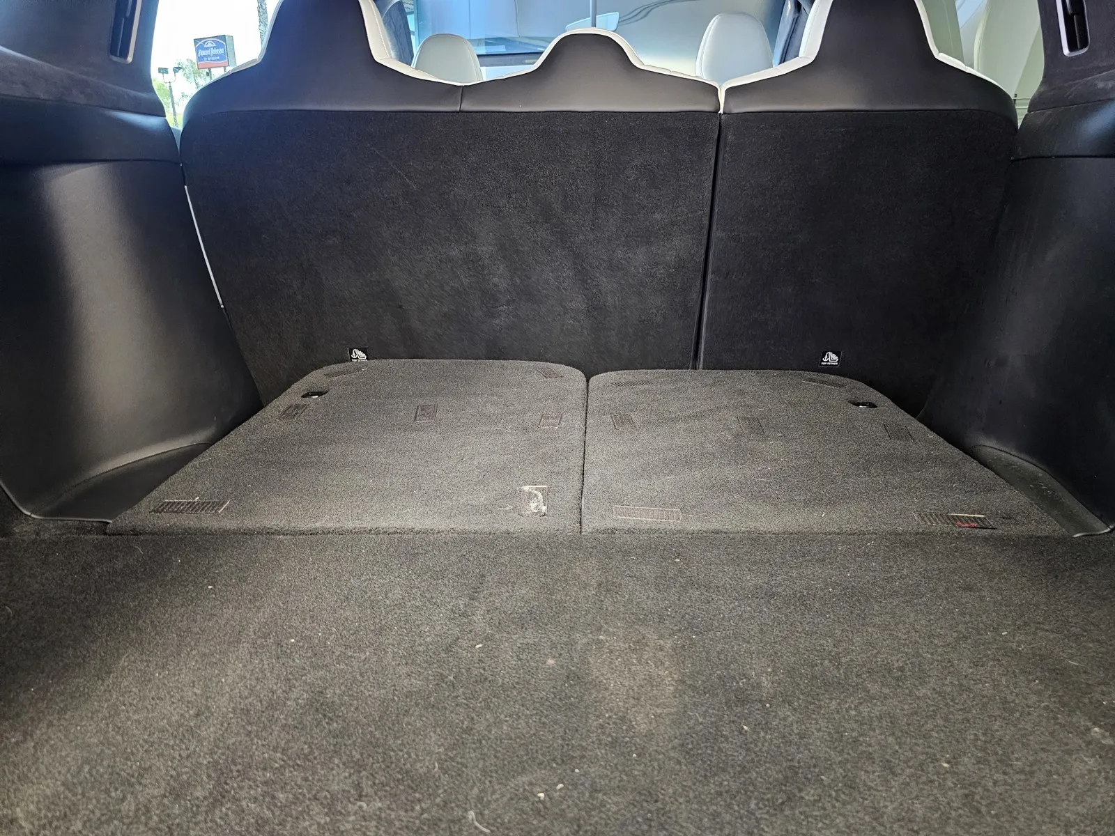 Tesla Model X photo 9