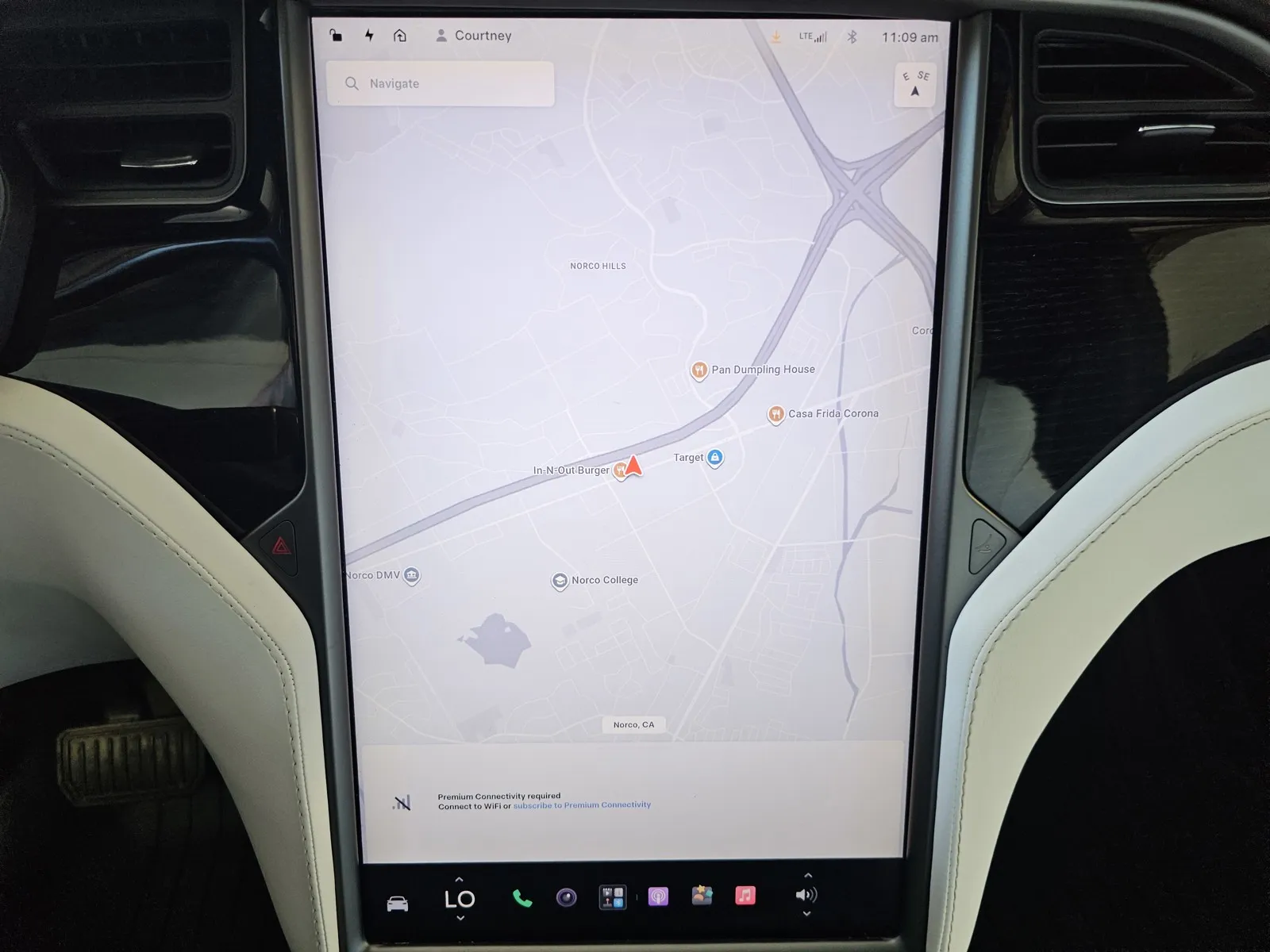 Tesla Model X photo 14