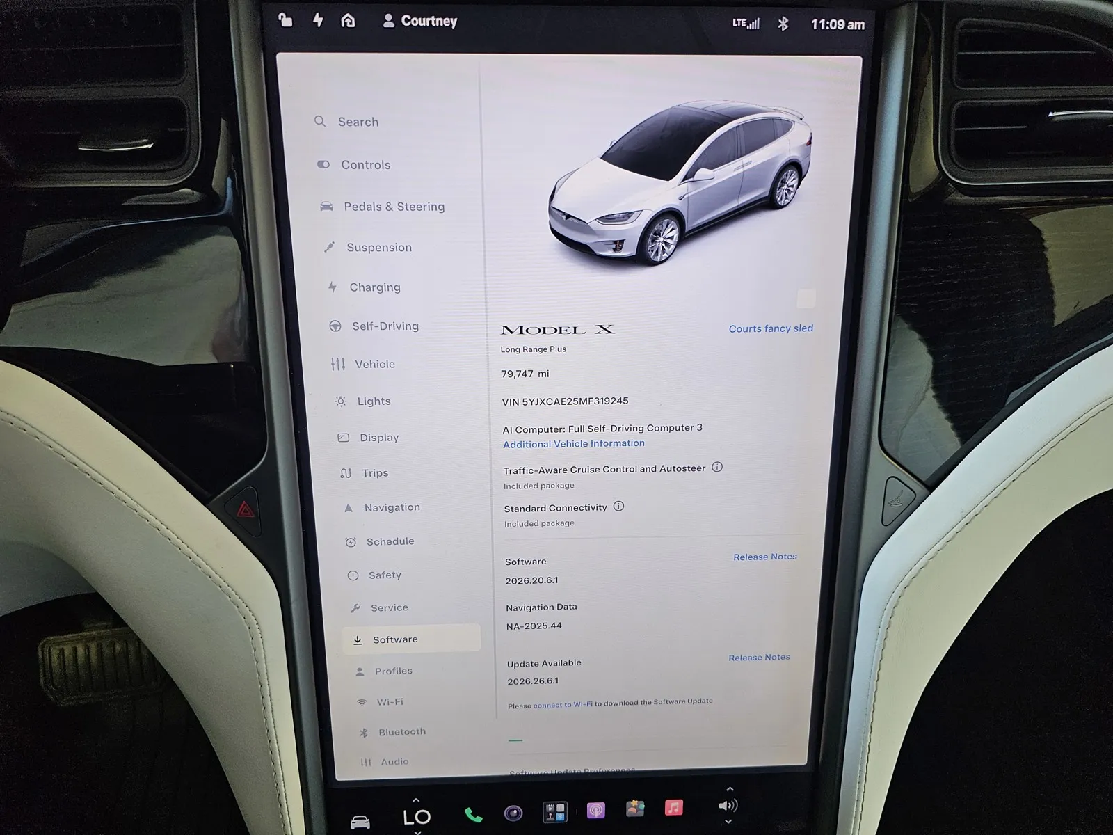 Tesla Model X photo 15