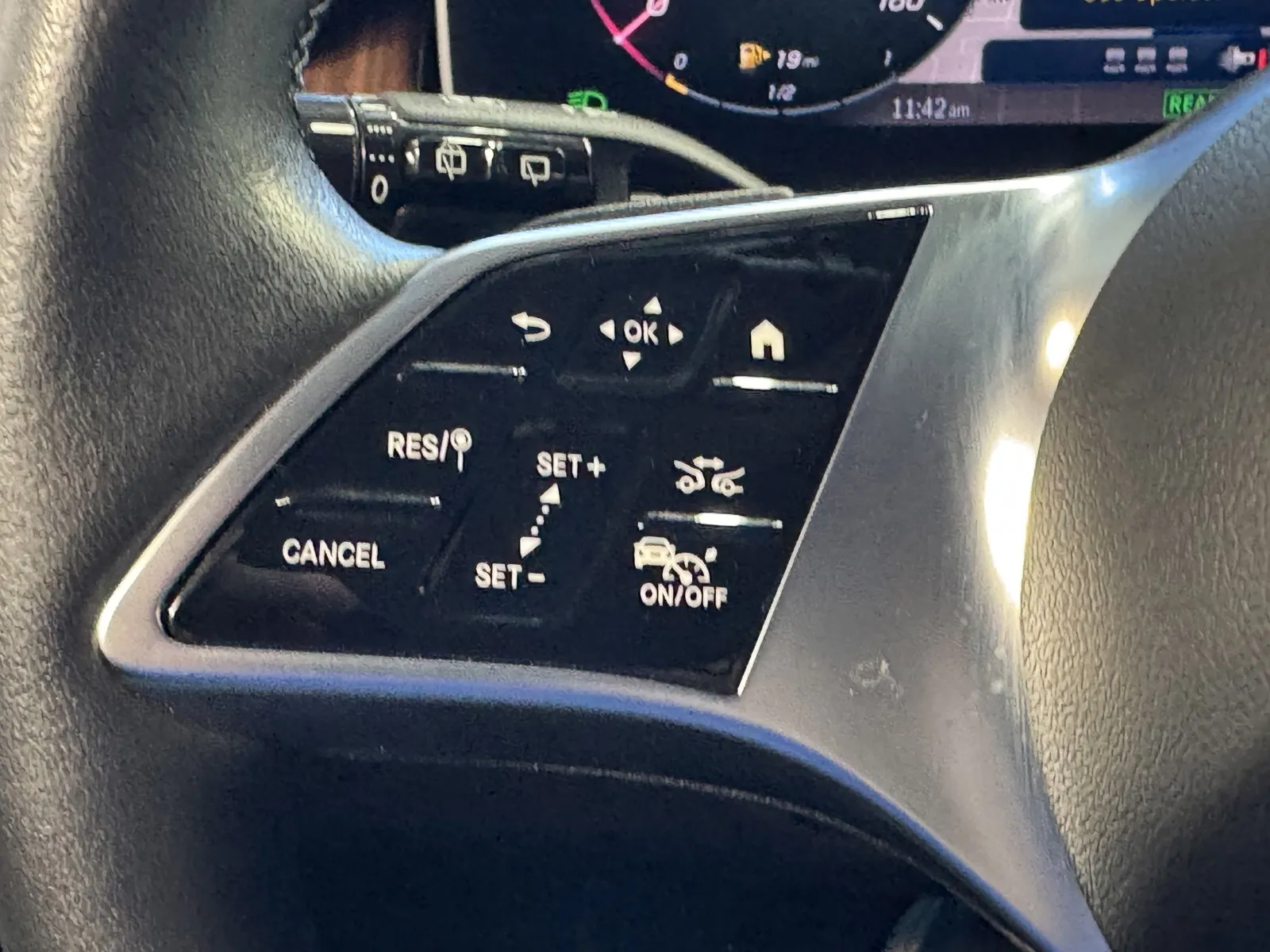 Mercedes-Benz GLC photo 17