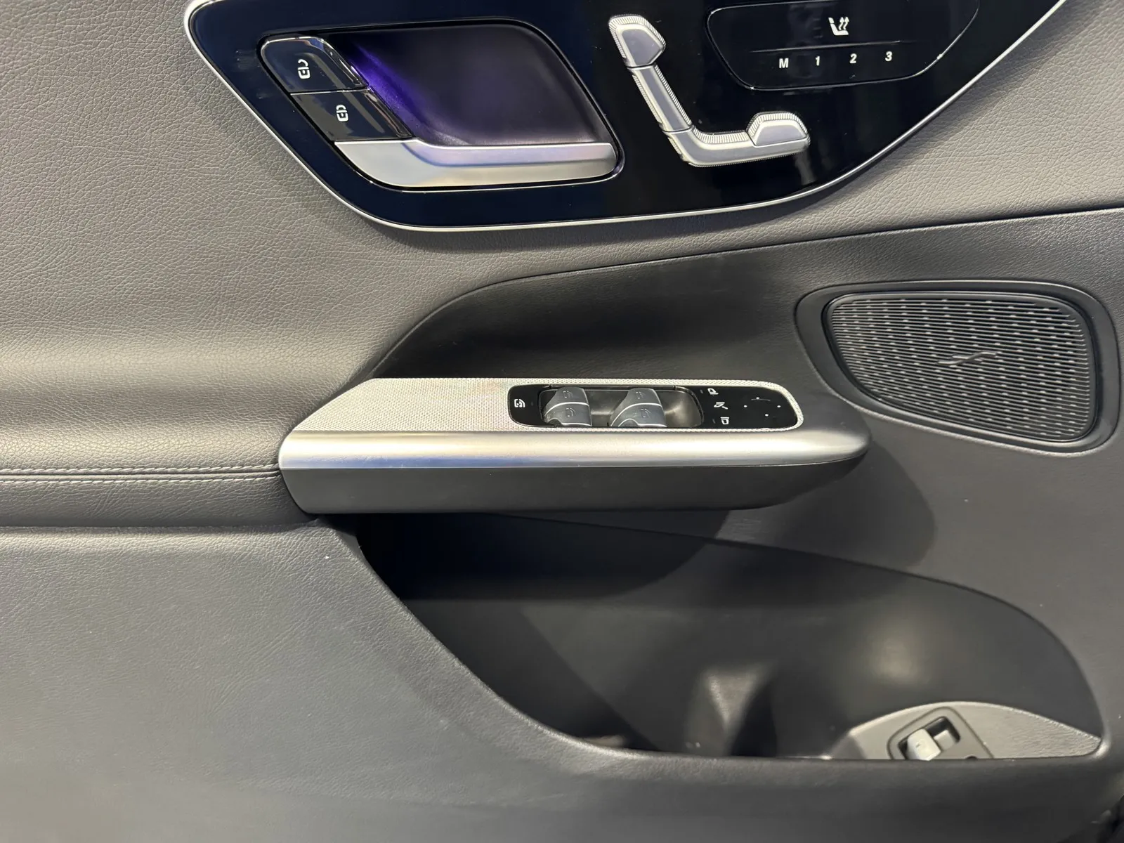 Mercedes-Benz GLC photo 13