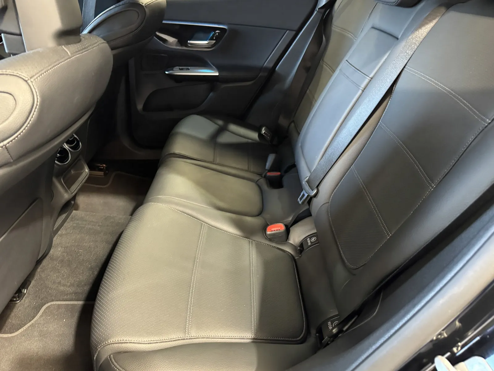 Mercedes-Benz GLC photo 10