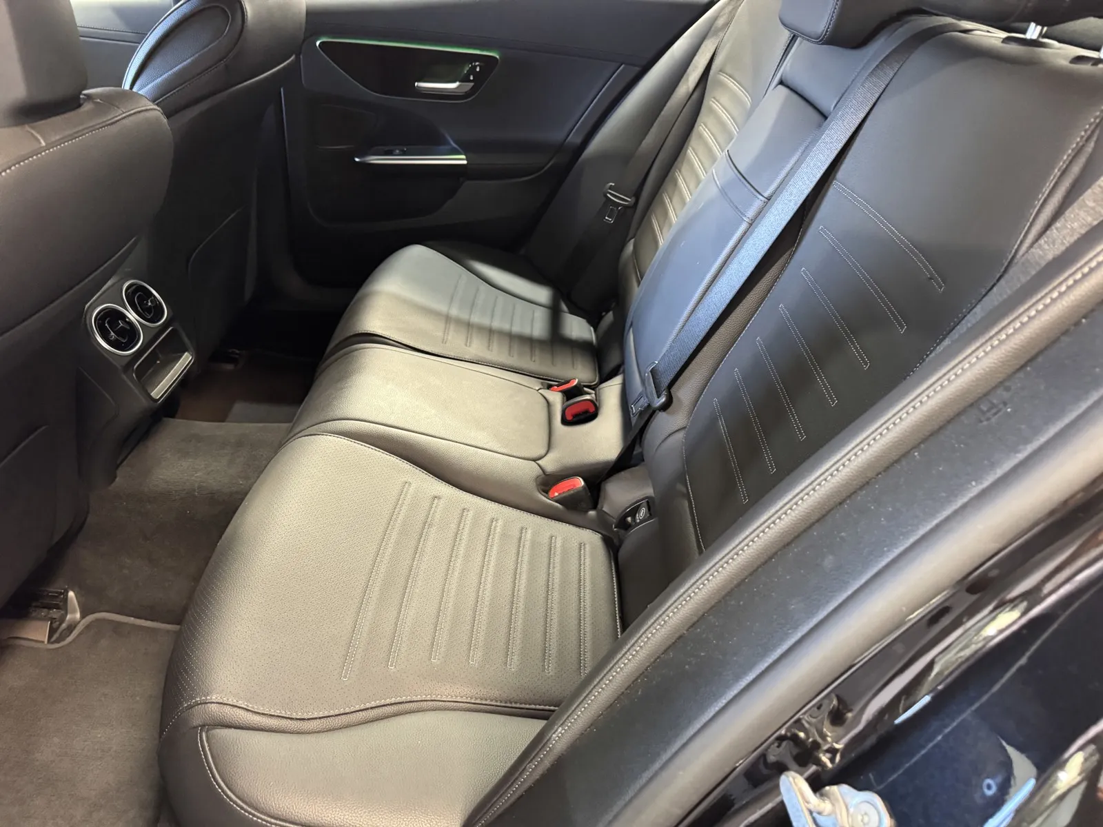 Mercedes-Benz C-Class photo 10