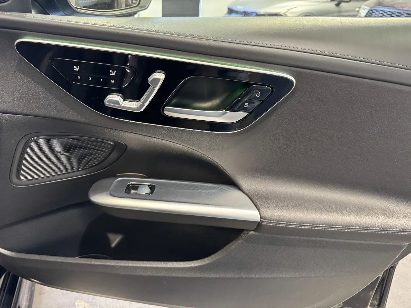 Mercedes-Benz C-Class photo 7