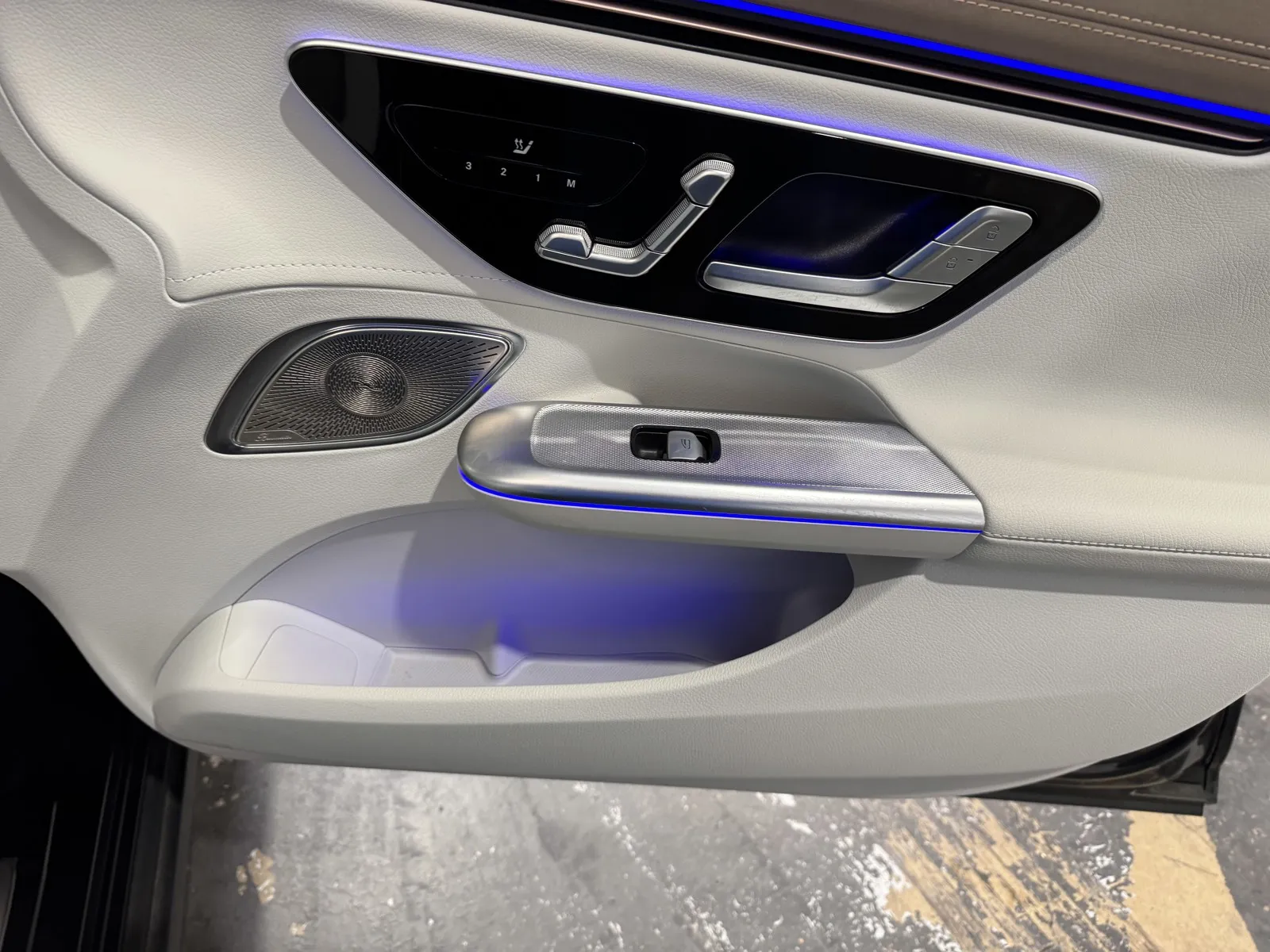 Mercedes-Benz EQE photo 7