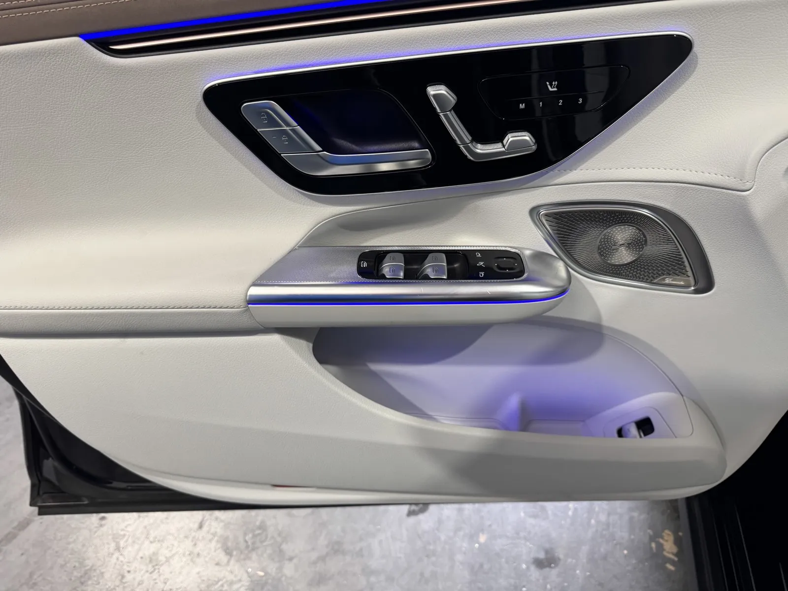 Mercedes-Benz EQE photo 13