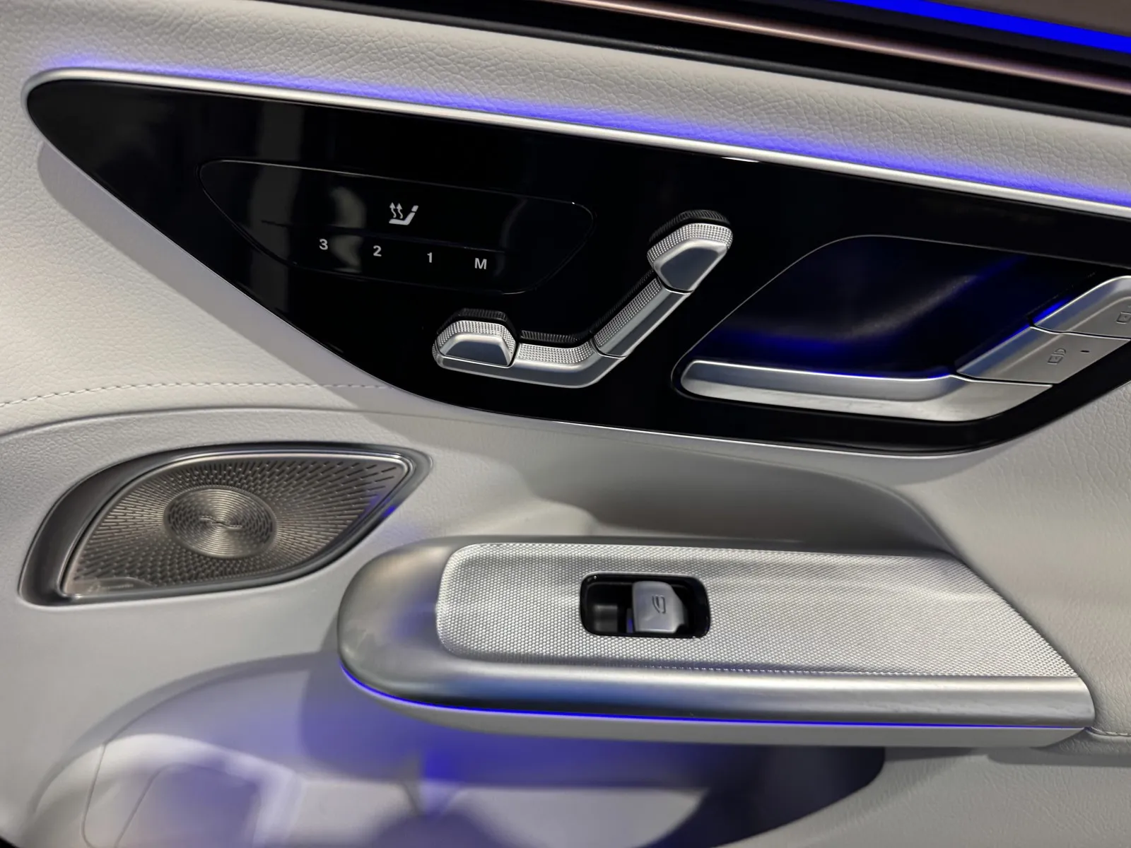 Mercedes-Benz EQE photo 8