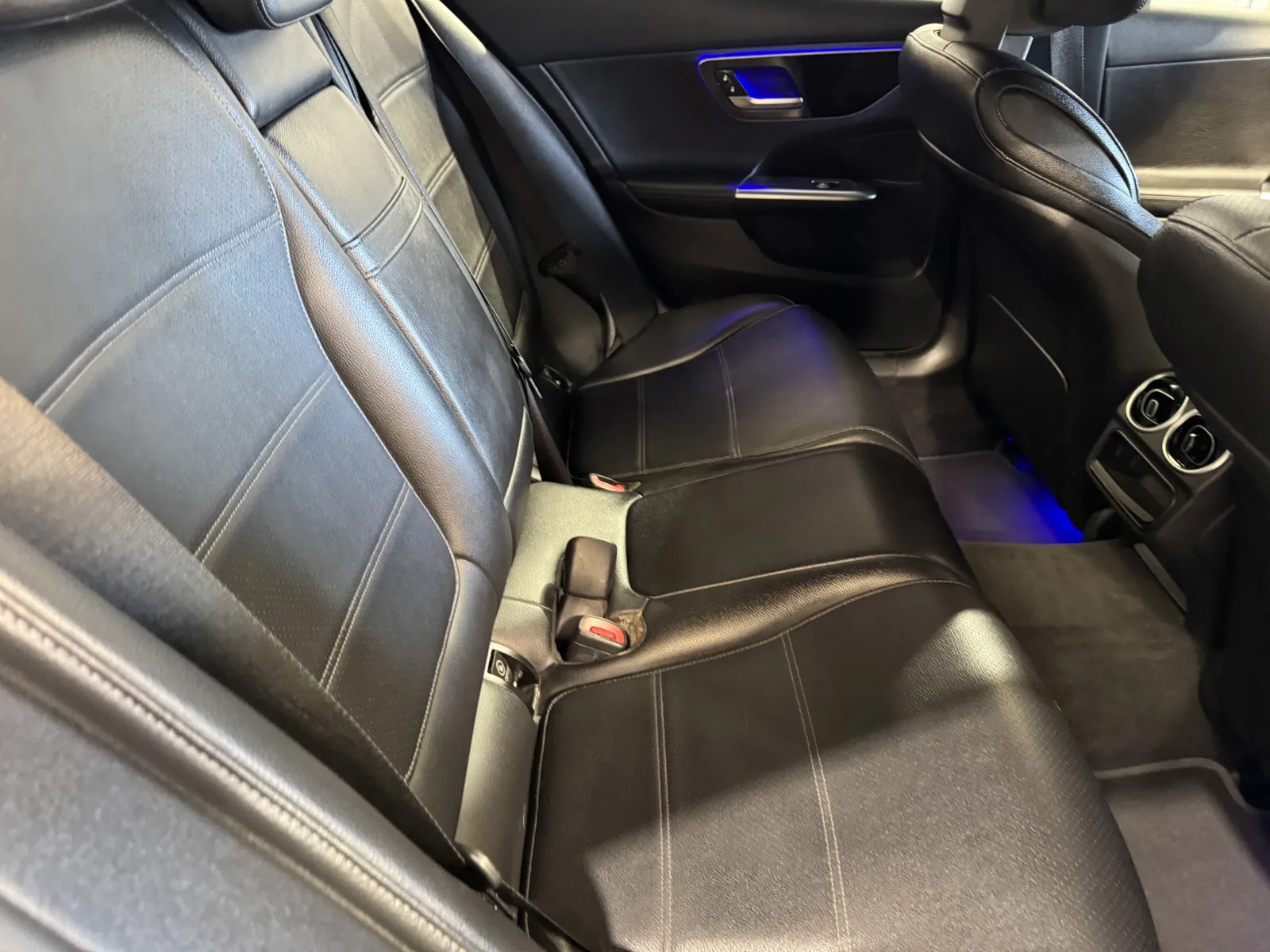 Mercedes-Benz C-Class photo 8