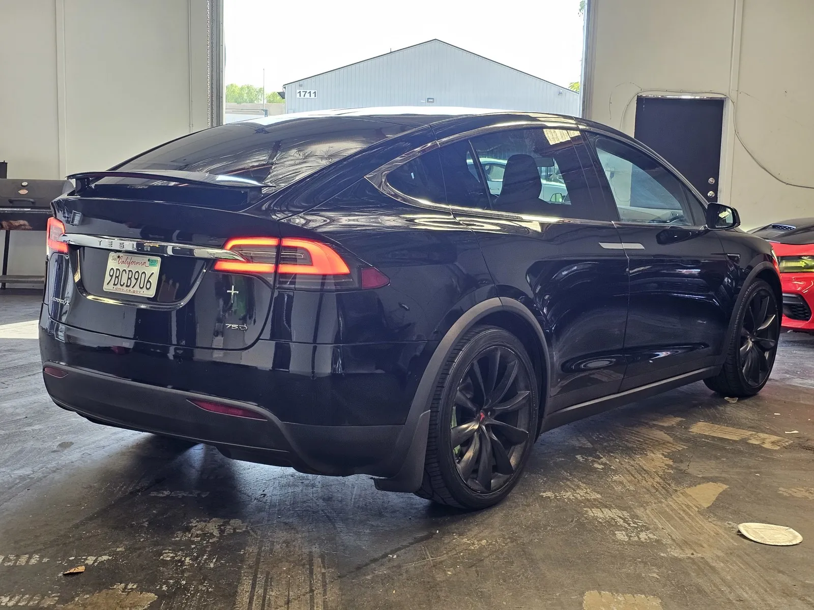 Tesla Model X photo 4