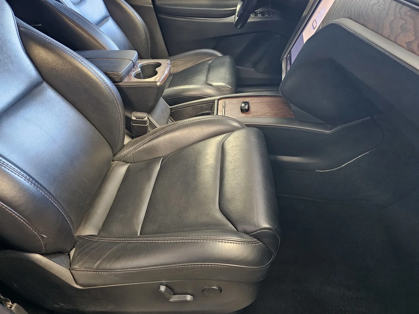 Tesla Model X photo 7