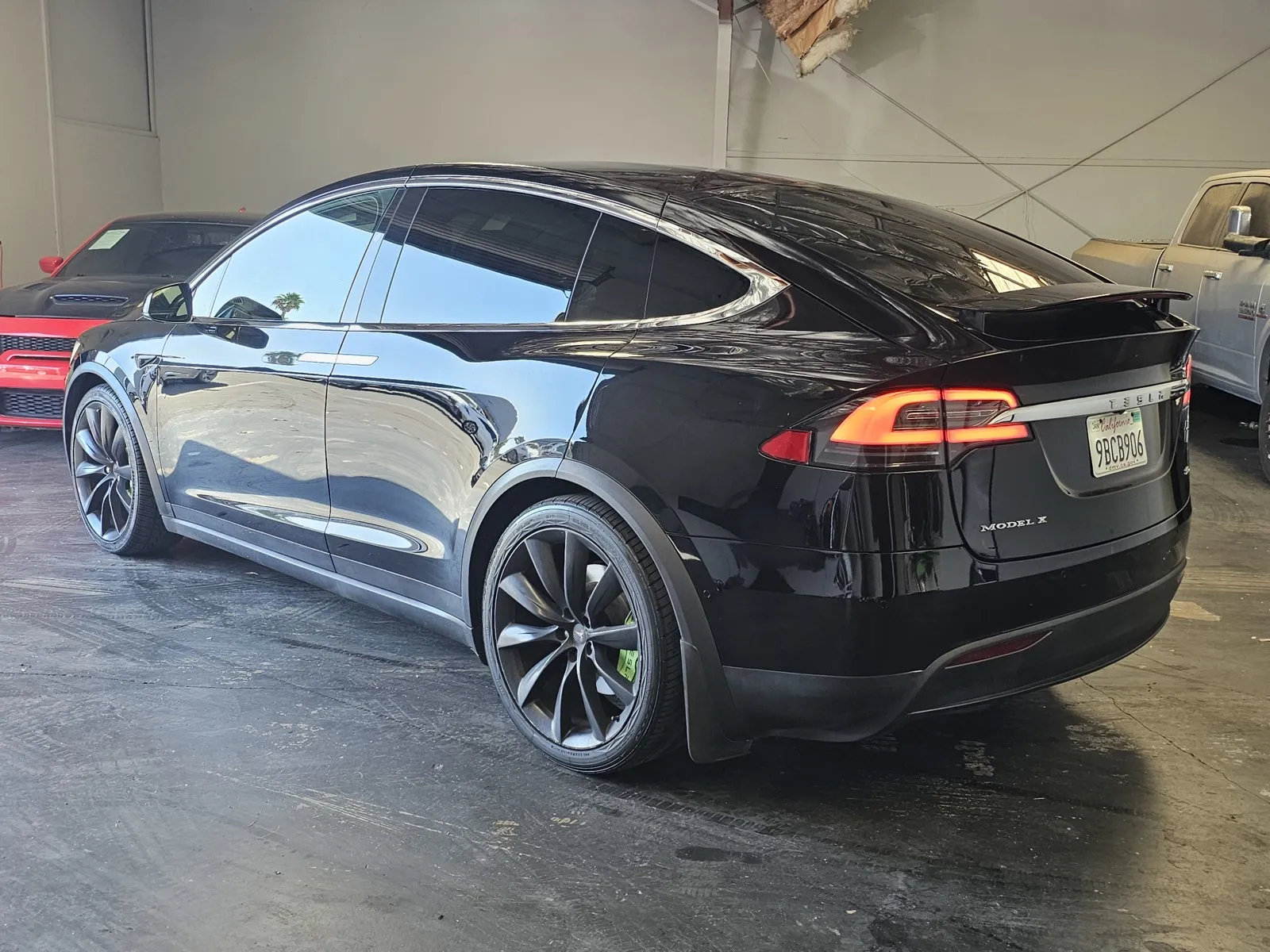 Tesla Model X photo 2