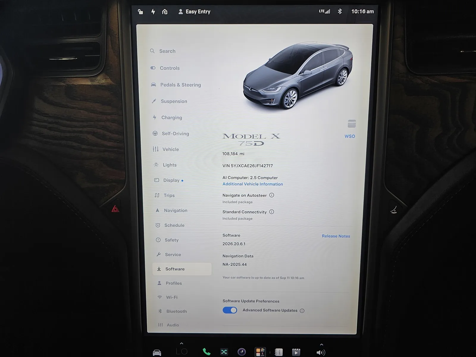 Tesla Model X photo 16