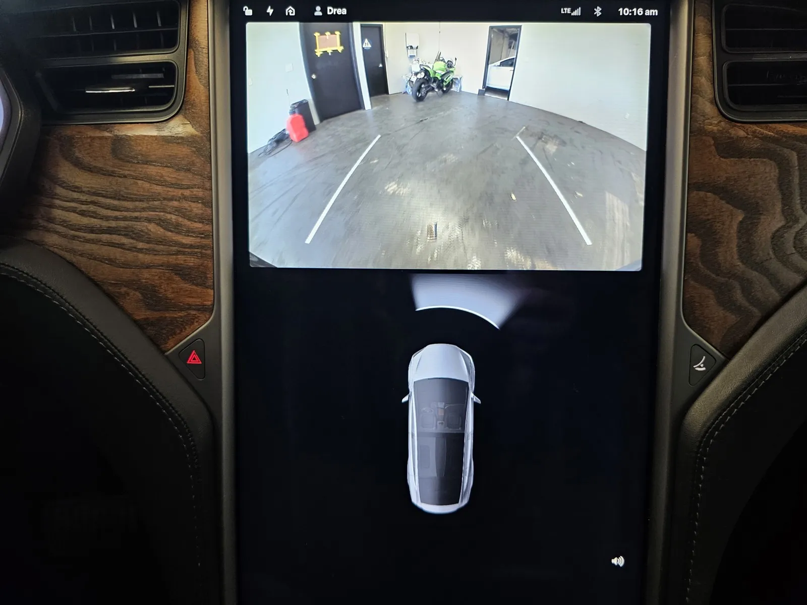Tesla Model X photo 17