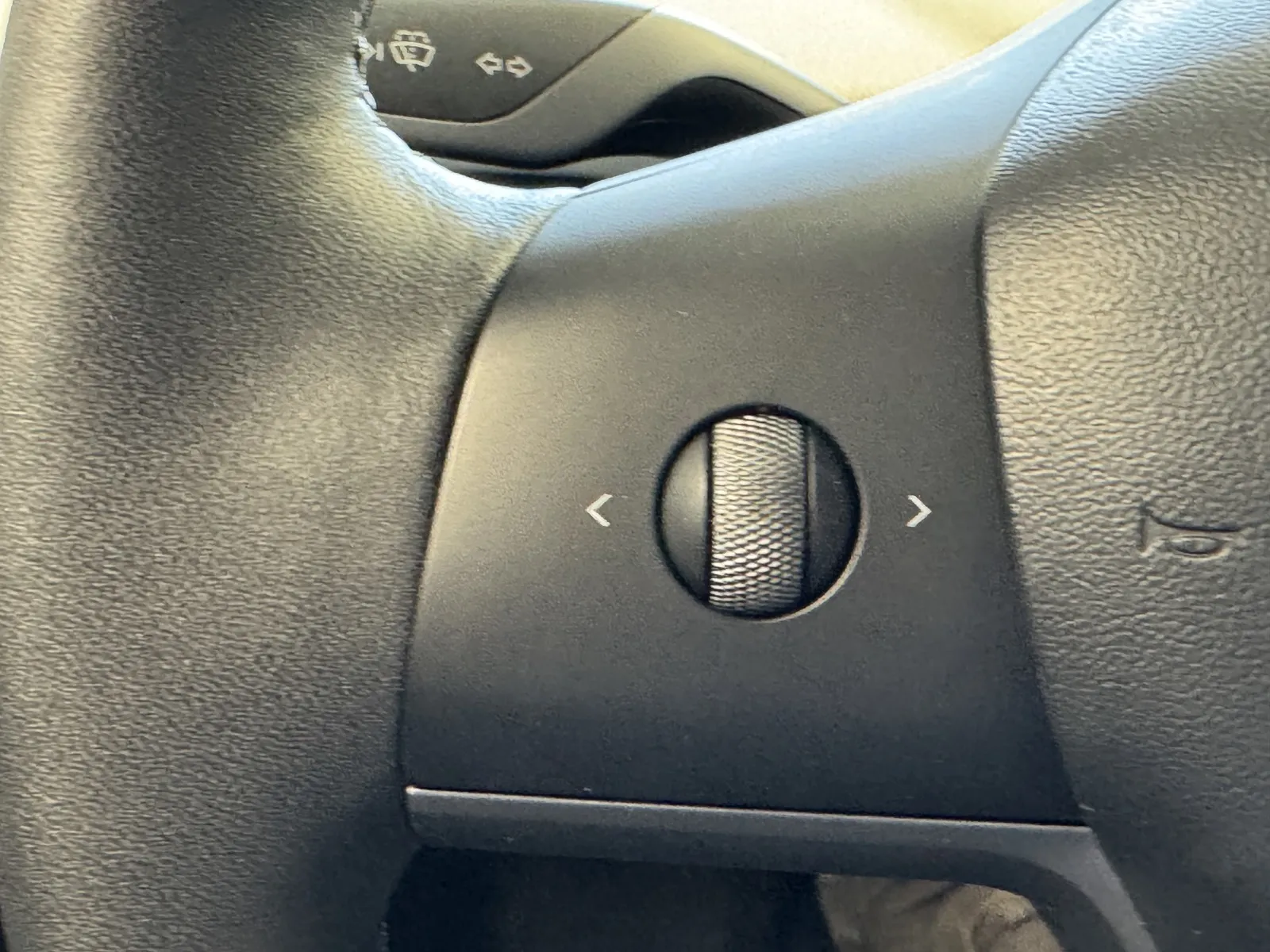 Tesla Model 3 photo 20