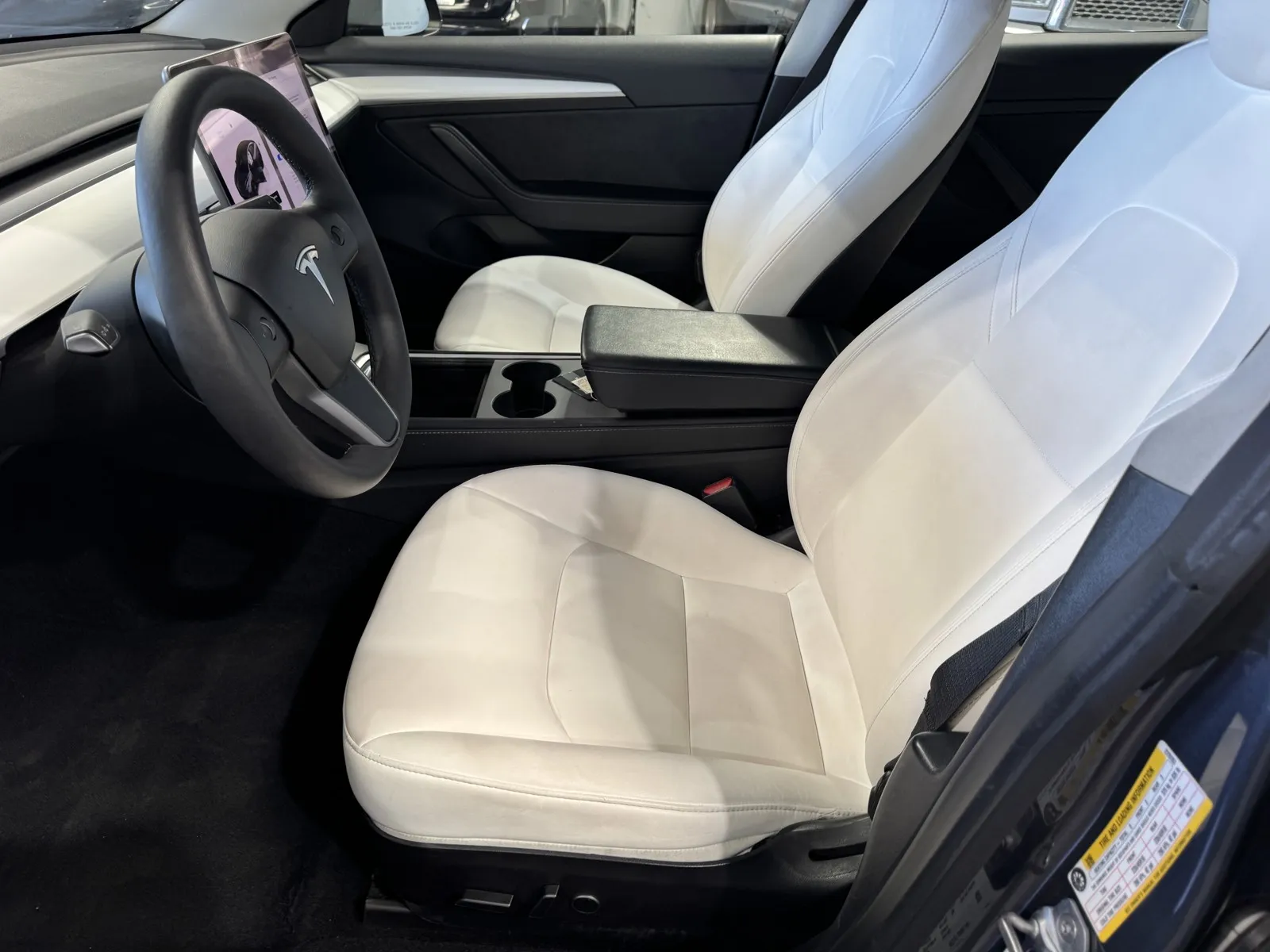 Tesla Model 3 photo 12
