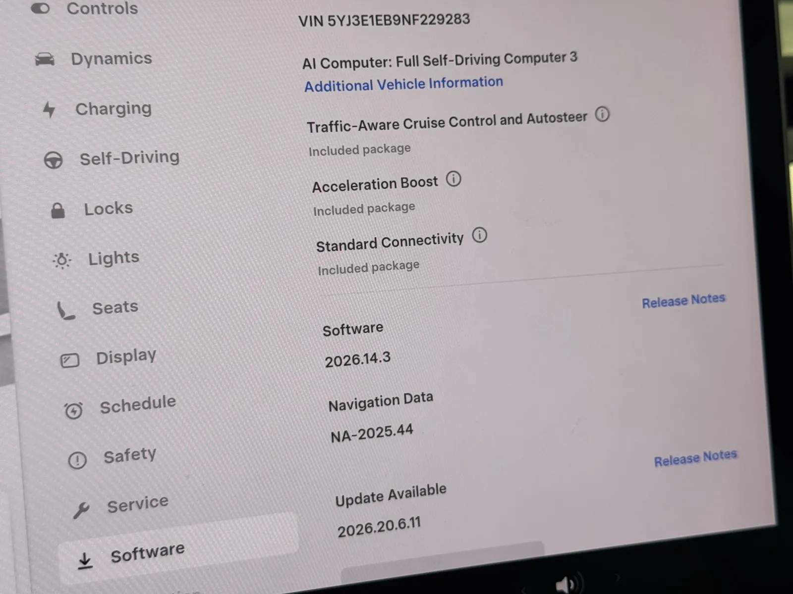 Tesla Model 3 photo 17