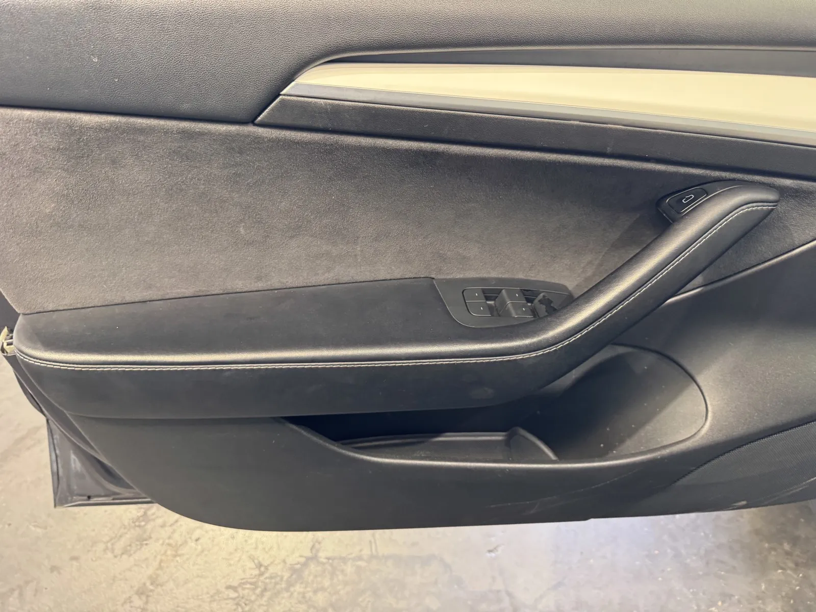 Tesla Model 3 photo 13