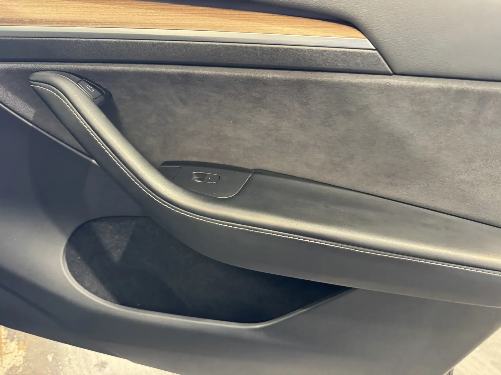 Tesla Model Y photo 6