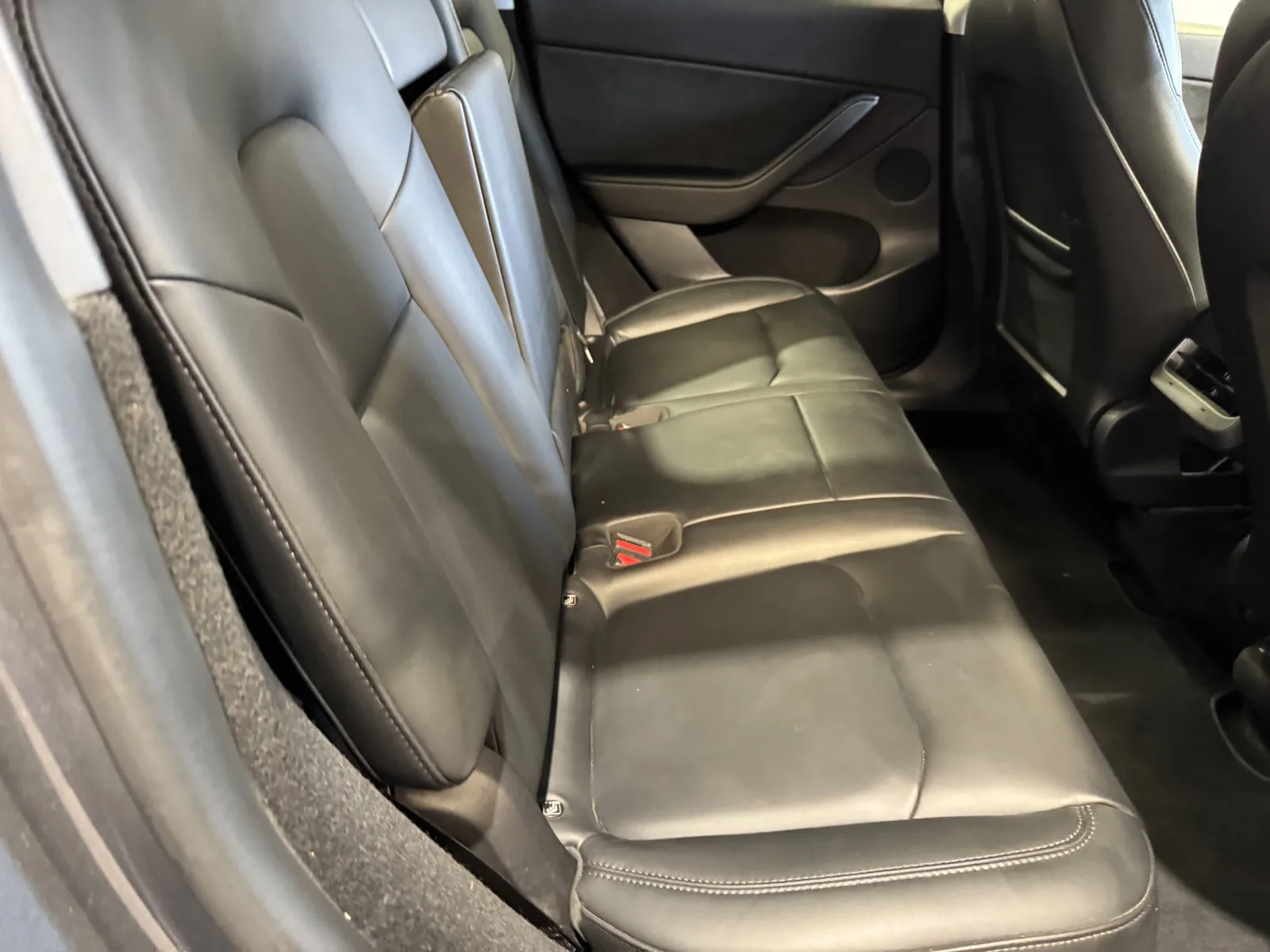 Tesla Model Y photo 7