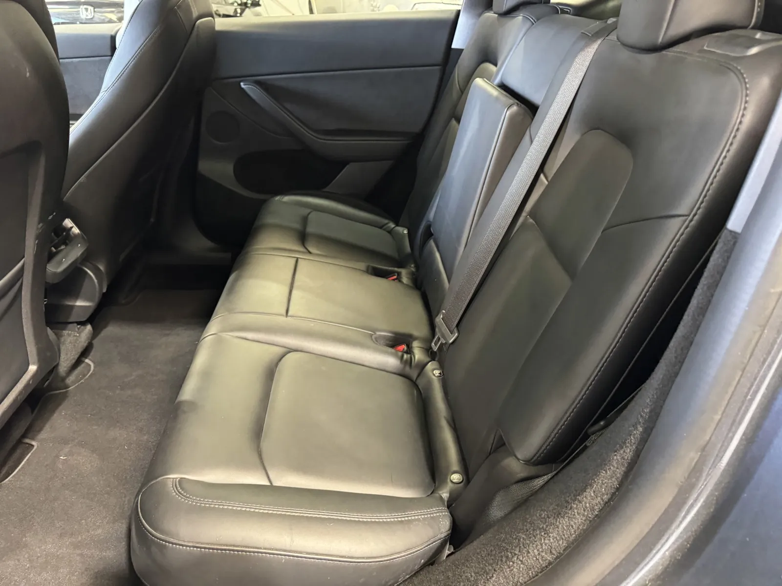 Tesla Model Y photo 9