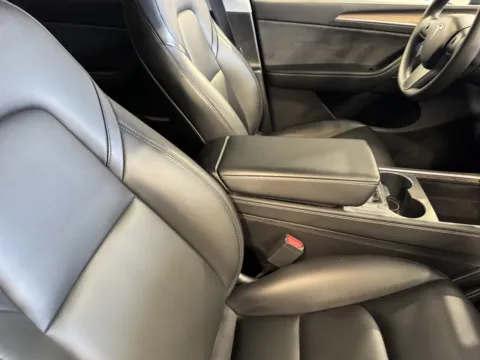 More photos of 2023 Tesla Model Y at Premium Autos - Norco, CA