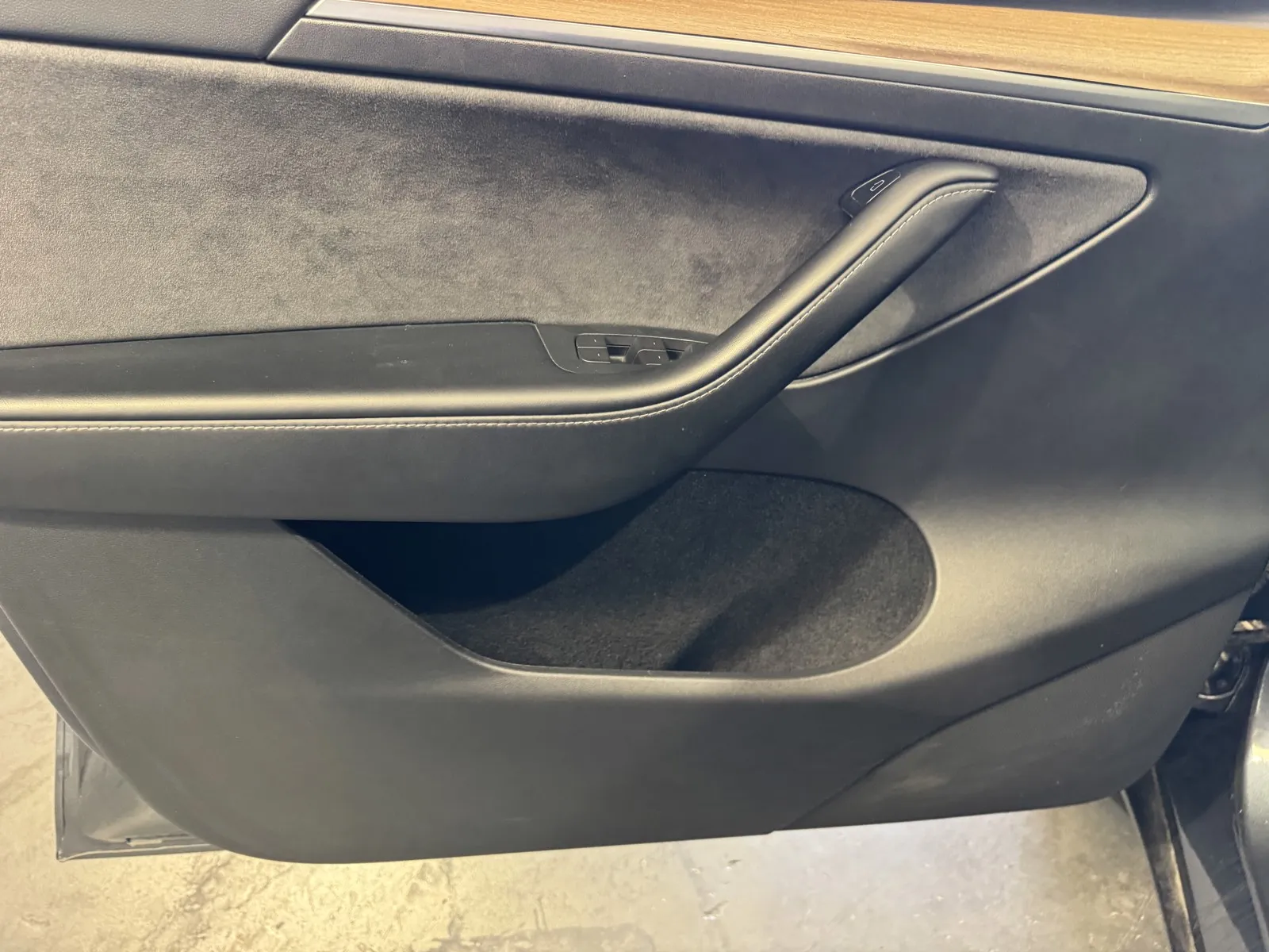 Tesla Model Y photo 12