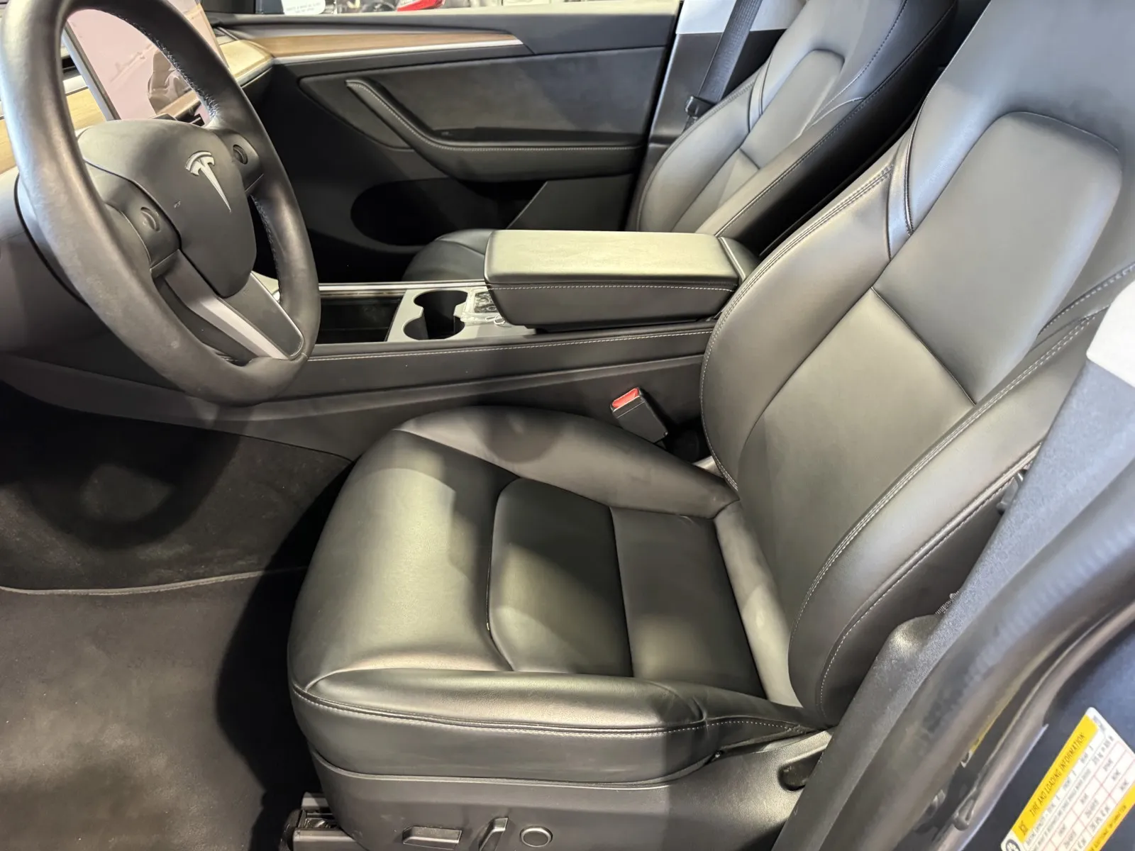 Tesla Model Y photo 11