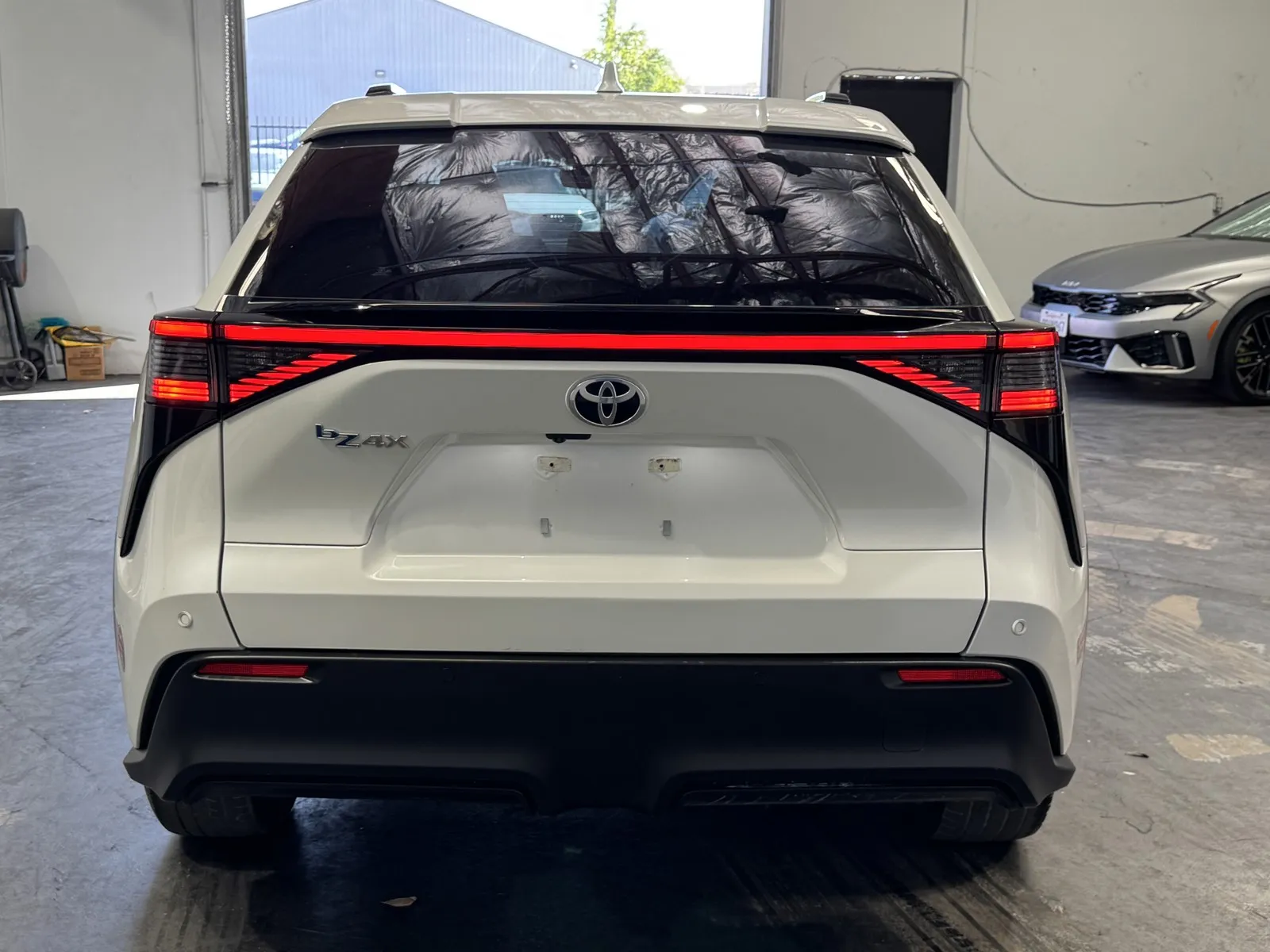 Toyota bZ4X photo 3