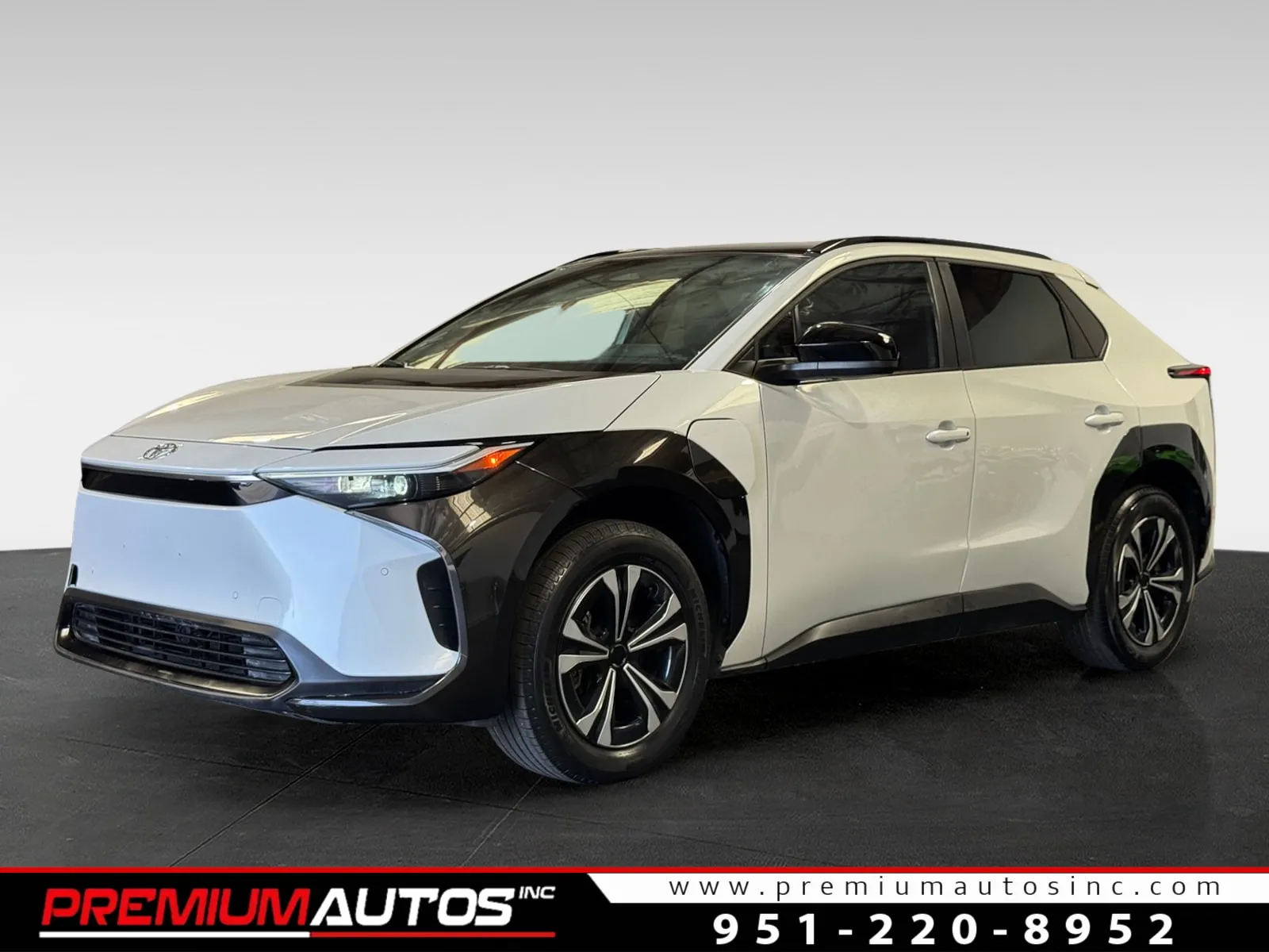 White 2024 Toyota bZ4X XLE for sale in Norco, CA