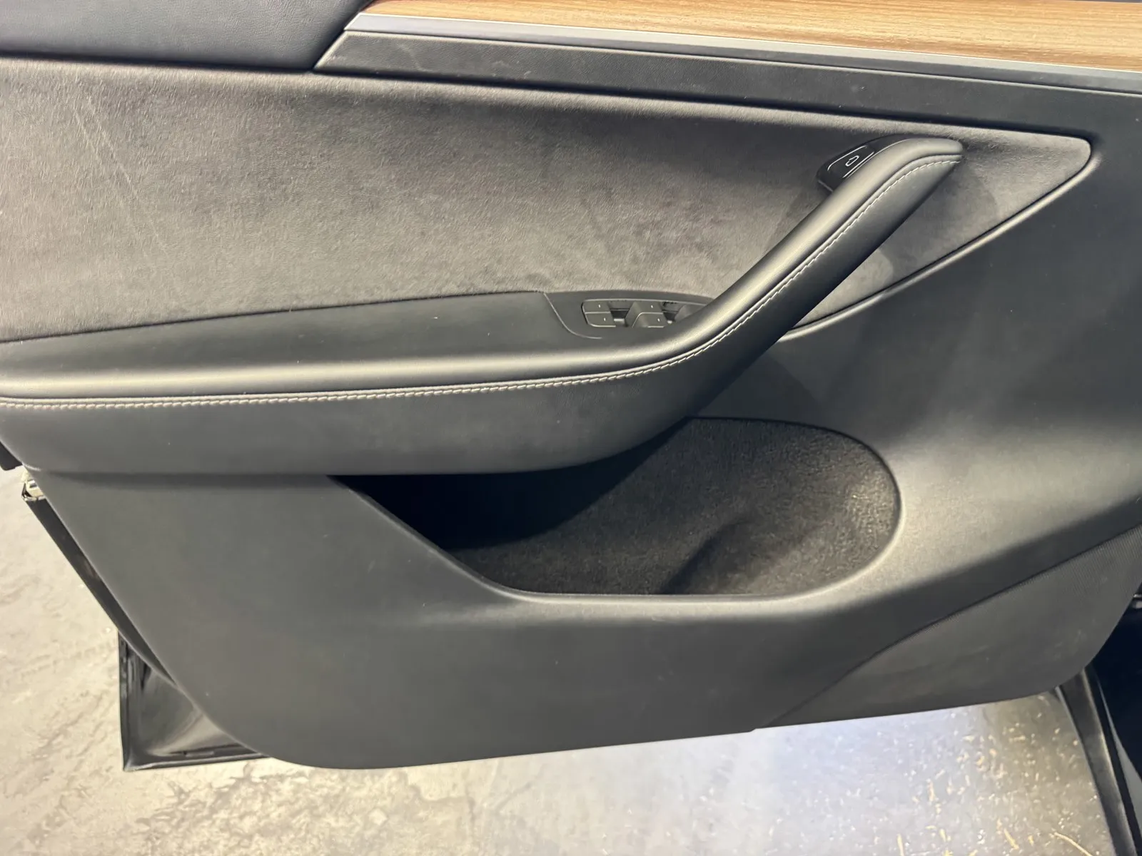 Tesla Model Y photo 13