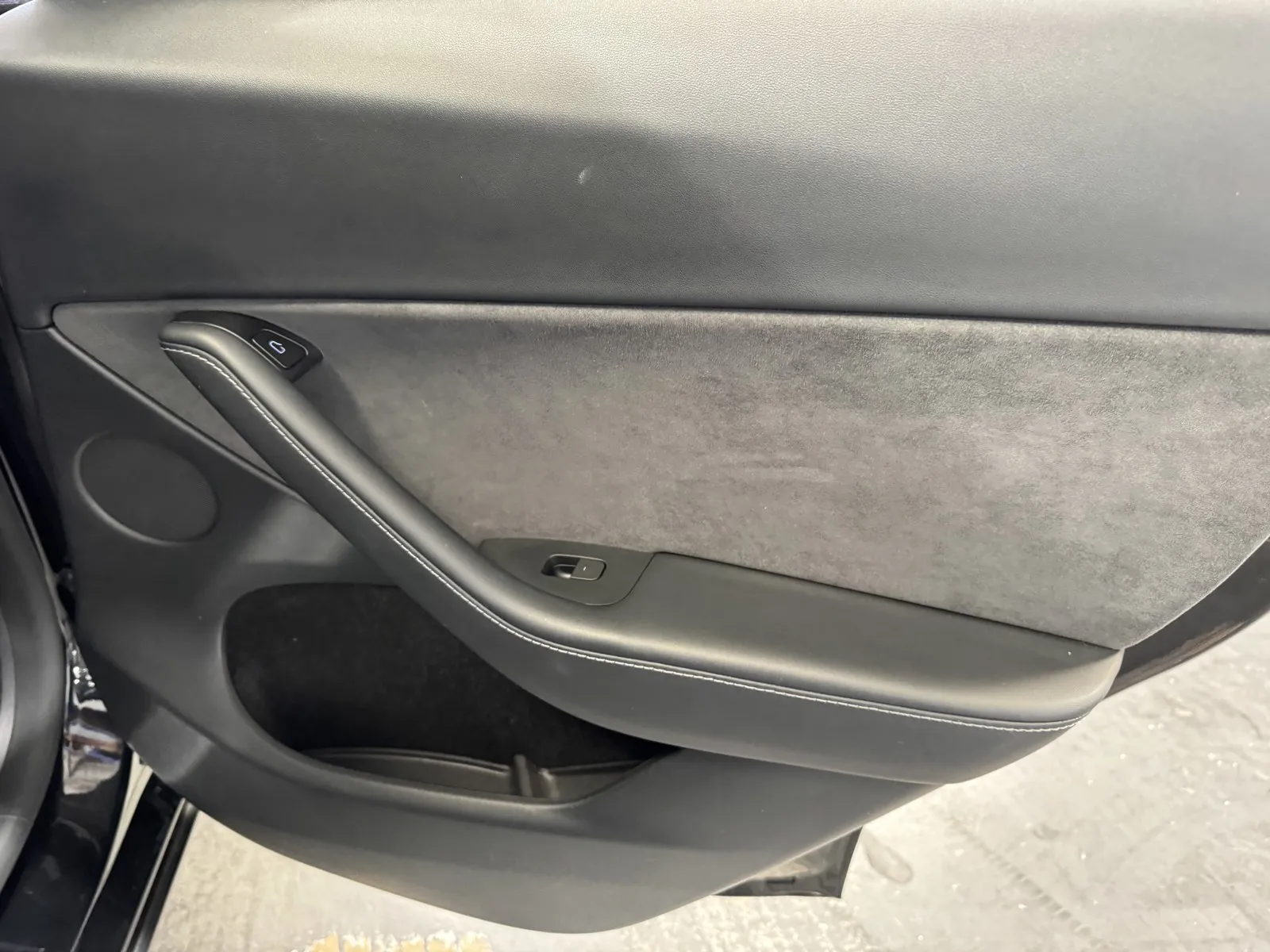 Tesla Model Y photo 9