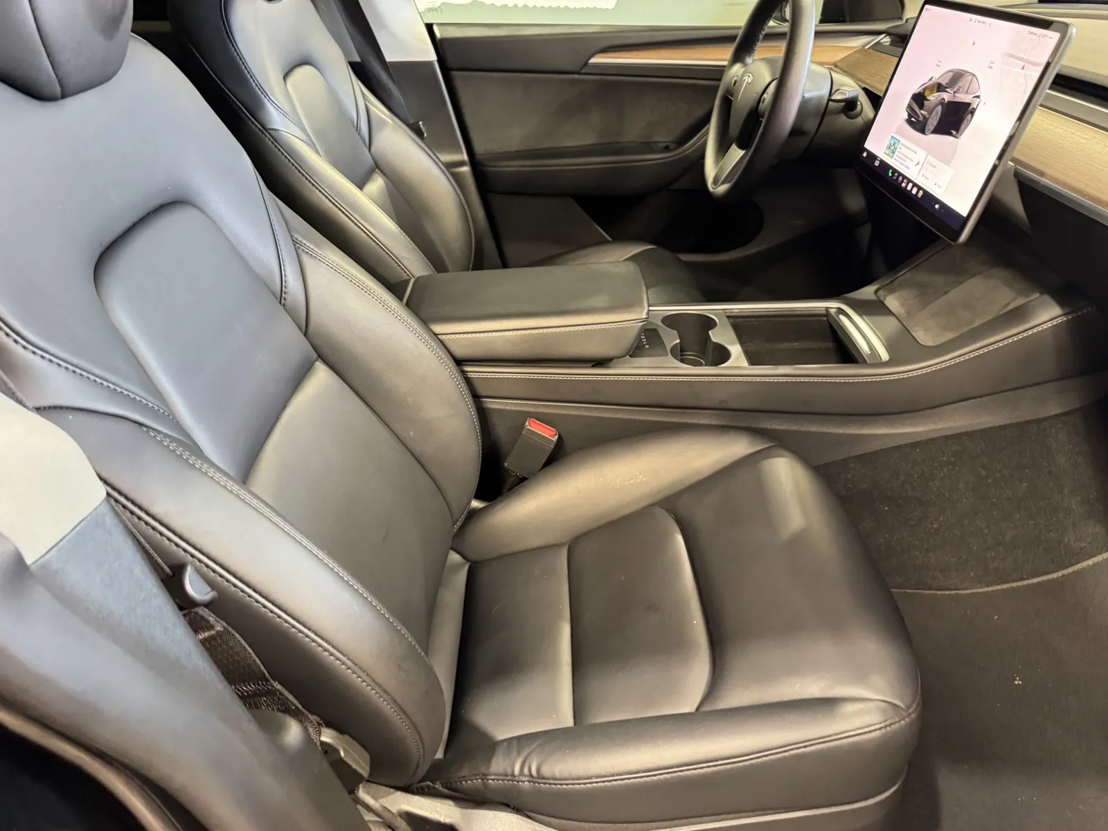 Tesla Model Y photo 6