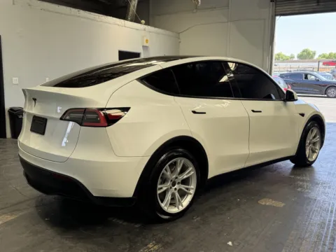 More photos of 2021 Tesla Model Y Long Range at Premium Autos - Norco, CA